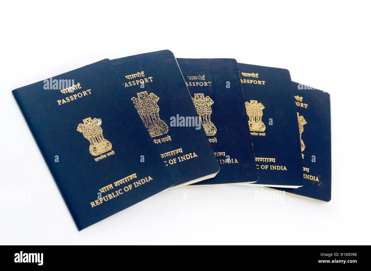 Più il passaporto indiano con sfondo bianco Foto Stock