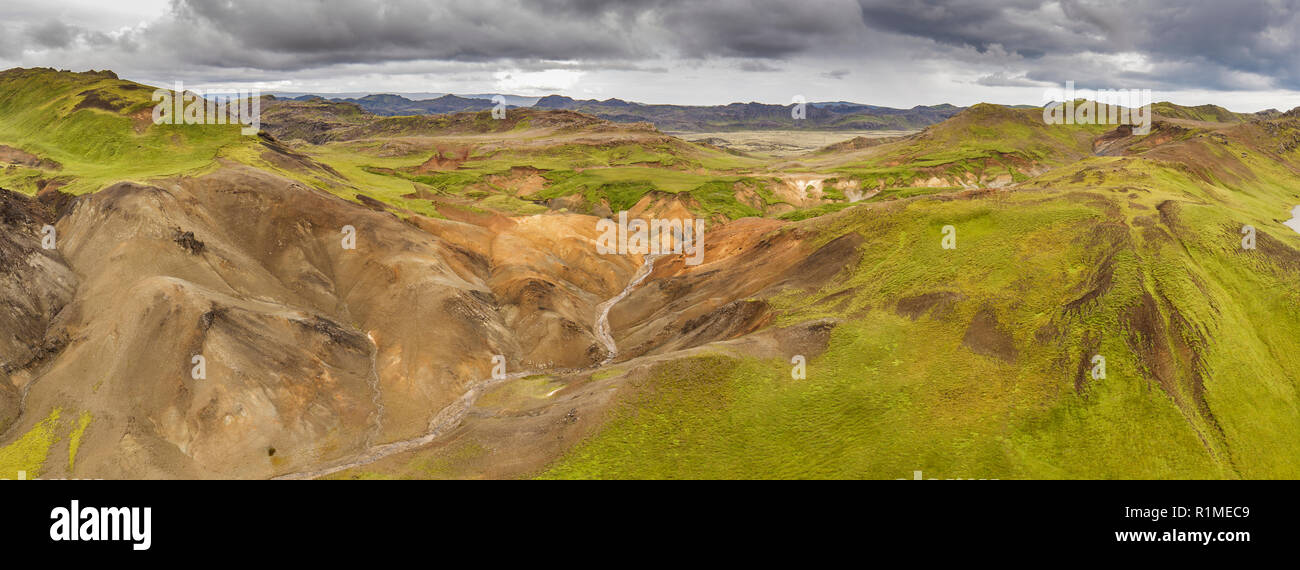 Energia geotermica primavera calda Area, penisola di Reykjanes, Islanda. Questa immagine viene girato utilizzando un drone. Foto Stock