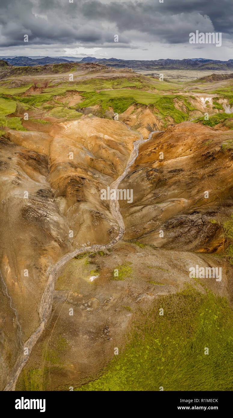 Energia geotermica primavera calda Area, penisola di Reykjanes, Islanda. Questa immagine viene girato utilizzando un drone. Foto Stock