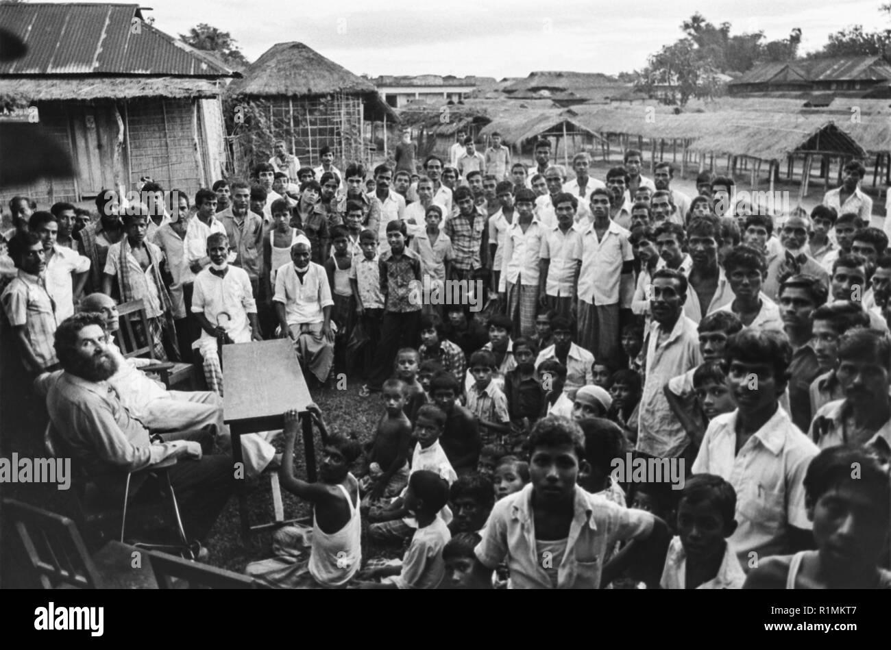 Riunione 68/1 di operai indirizzata da Assador Ali e Dan Jones Gazipur Sylhet 1980 Foto Stock