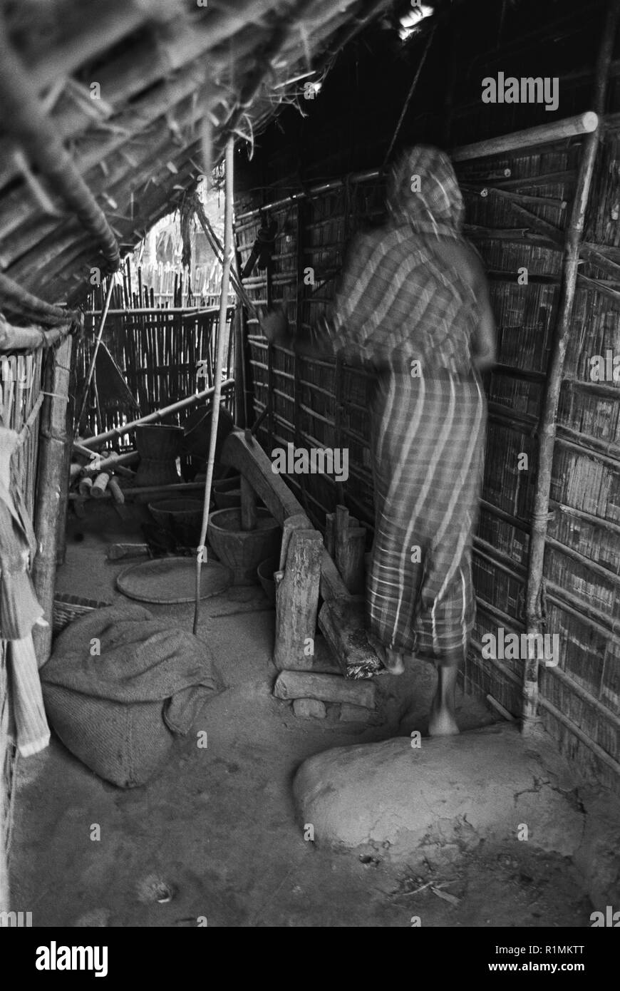 69/2 mondatura riso, Gazipur village Sylhet 1980 Foto Stock