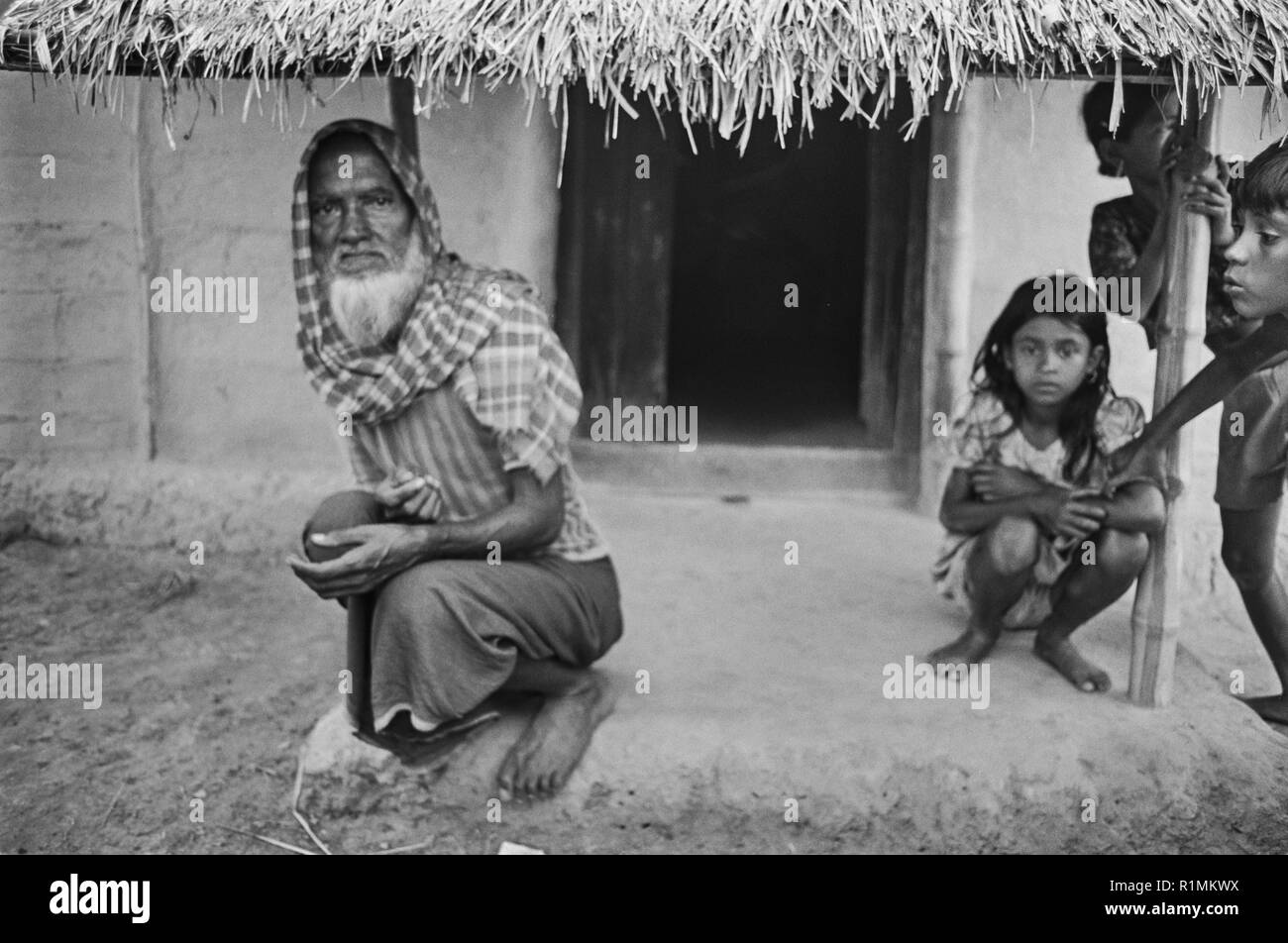 69/22 Gazipur borghigiani, Sylhet 1980 Foto Stock