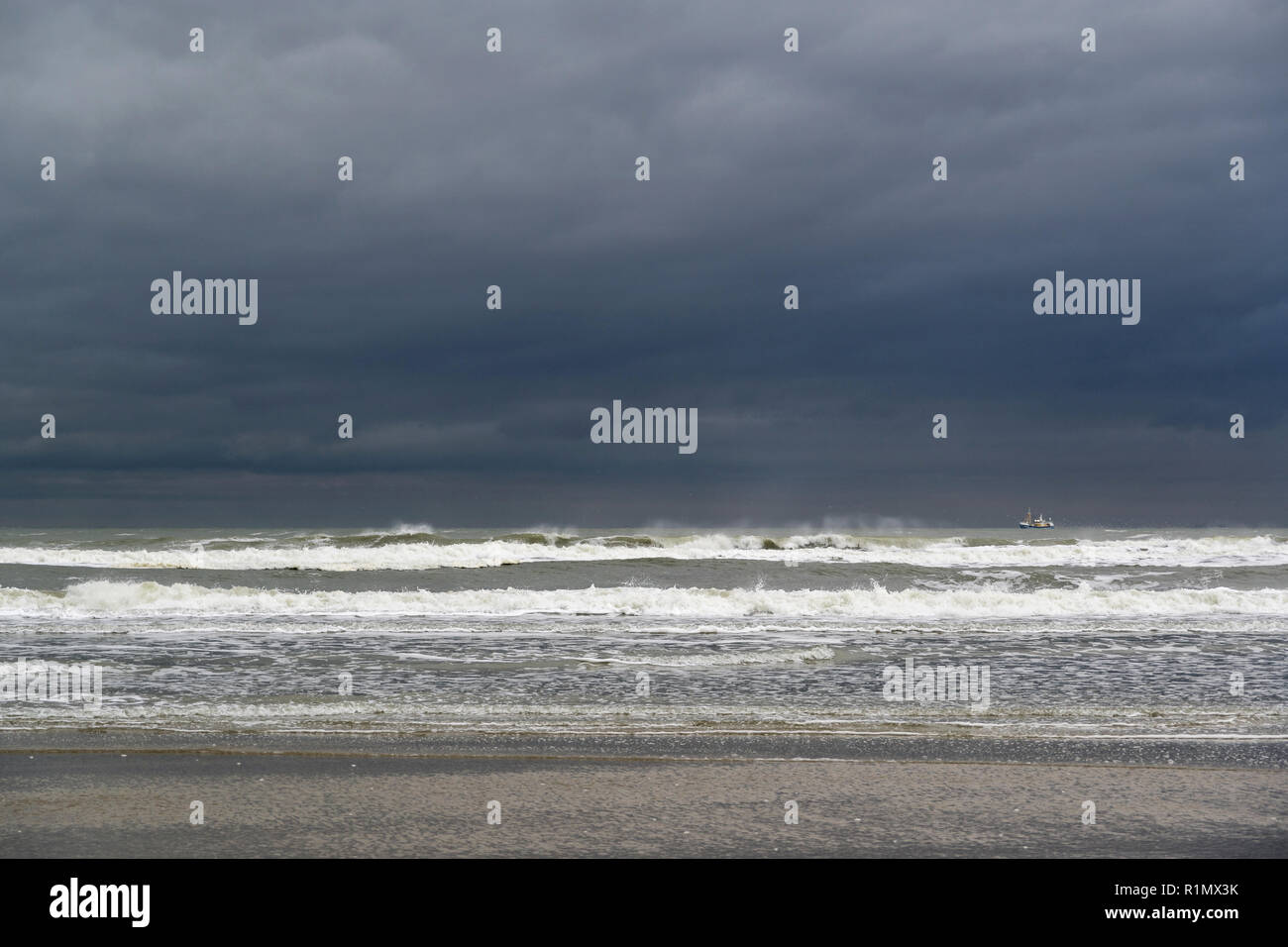 Dutch costa del Mare del Nord a Paal 20 sull isola olandese di Texel Foto Stock