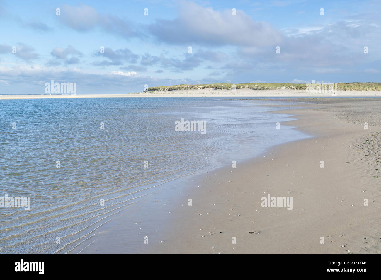 Dutch costa del Mare del Nord a Paal 25 sull isola olandese di Texel Foto Stock