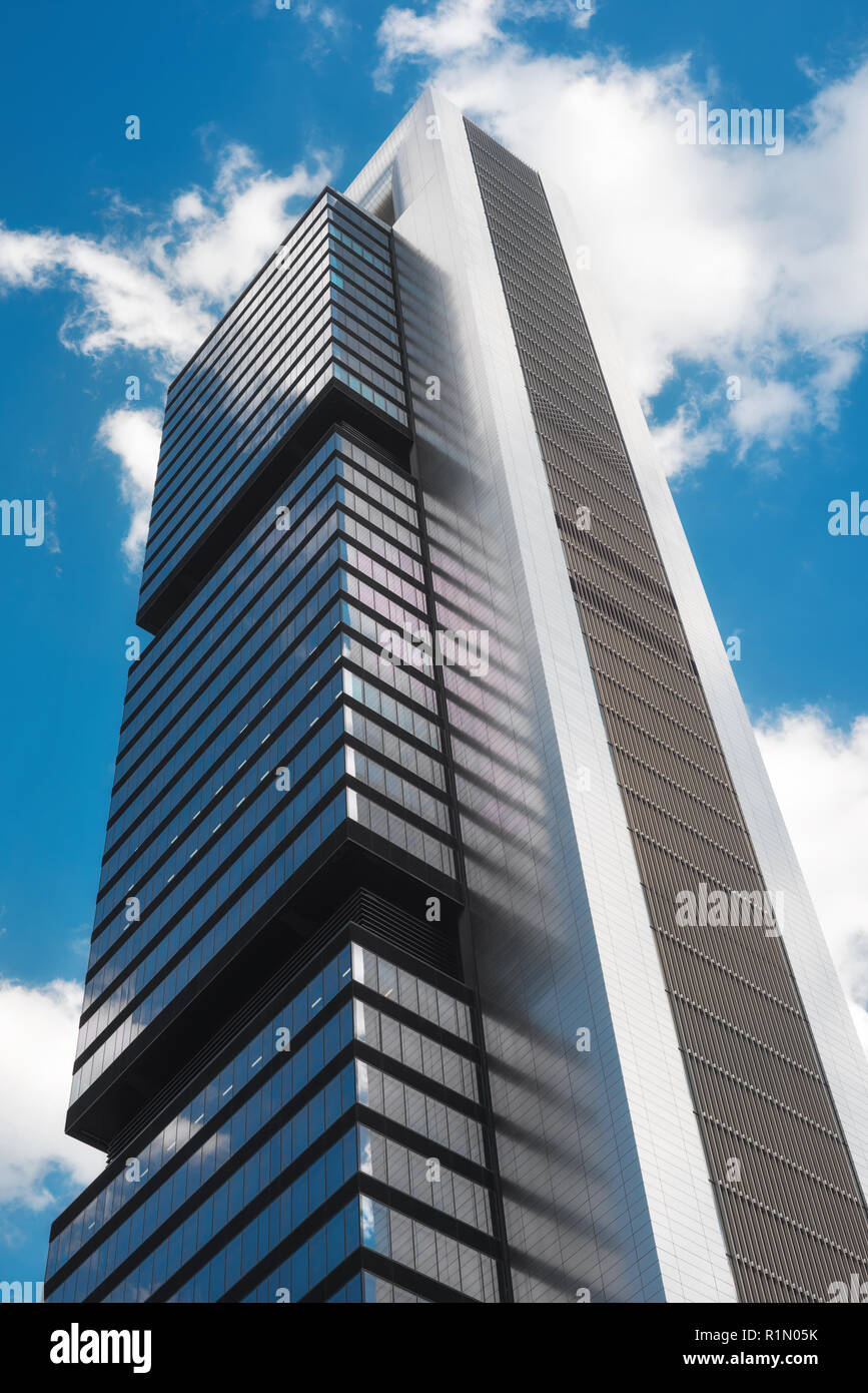 Madrid, Spagna - 15 Luglio 2018: Dettaglio di Cuatro Torres grattacieli di Madrid in Spagna. Foto Stock