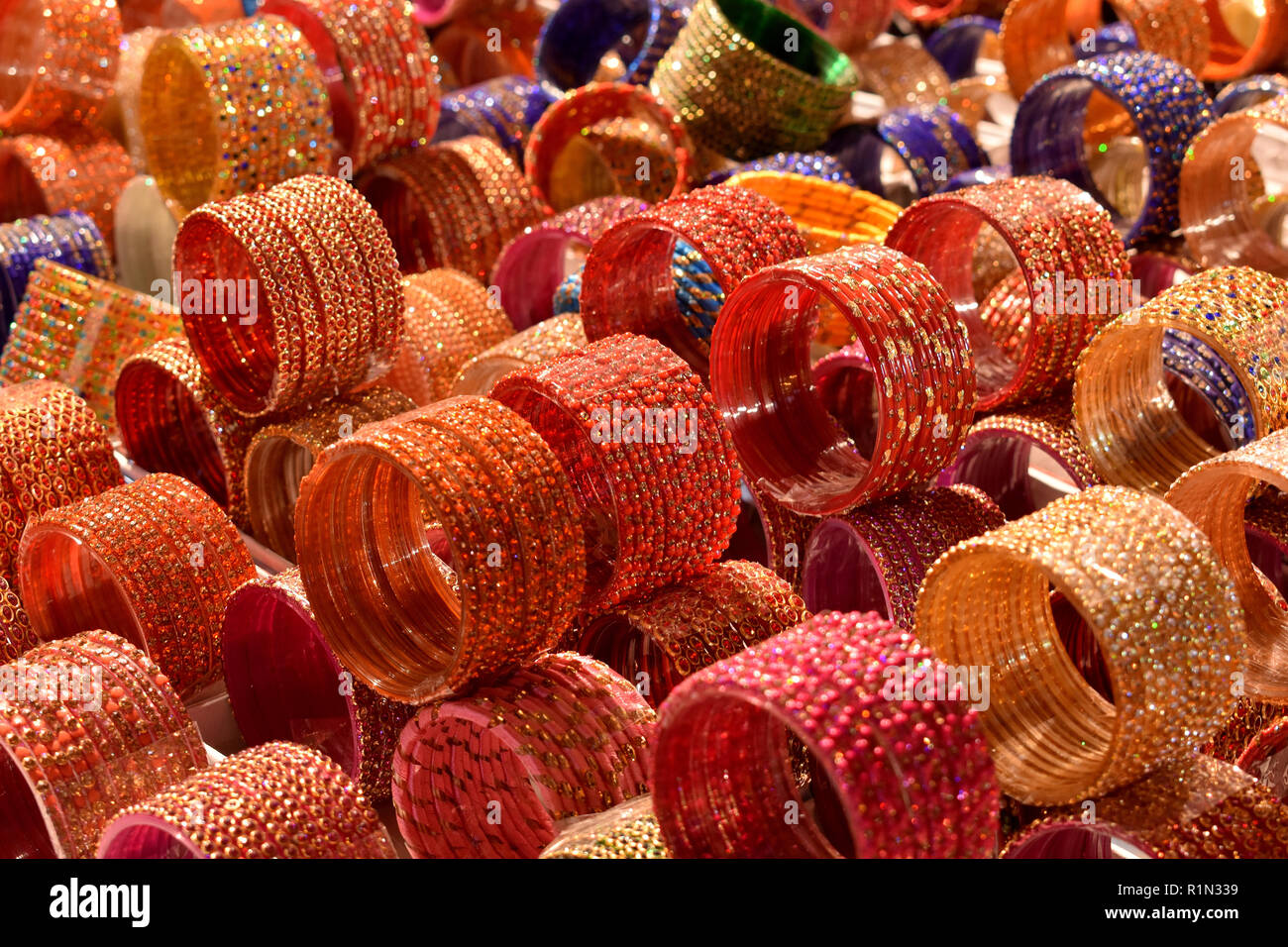 Chiusura del vetro colorato schiave. Foto Stock