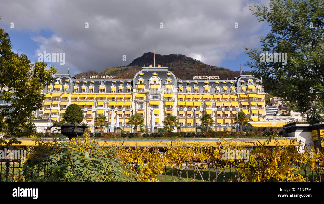 Le Montreux Palace Belle Epoque hotel, la grande vecchia dama degli svizzeri hotelery al Riviera Svizzera nella città di Montreux Foto Stock