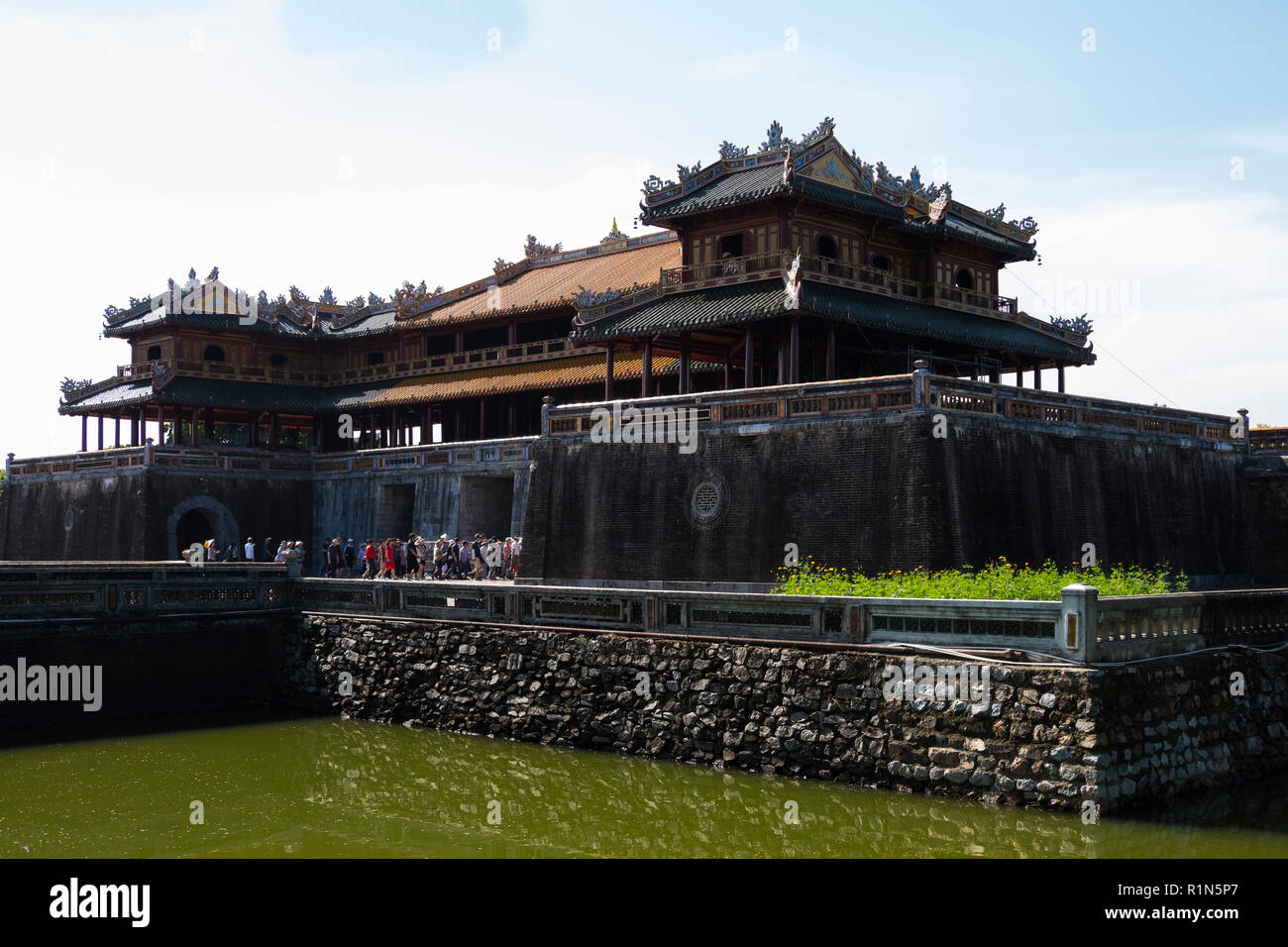 Meridian Gate noto anche come porta sud la porta principale della città imperiale Hue, situato all'interno della cittadella di Hué Vietnam Hoang thanh Foto Stock