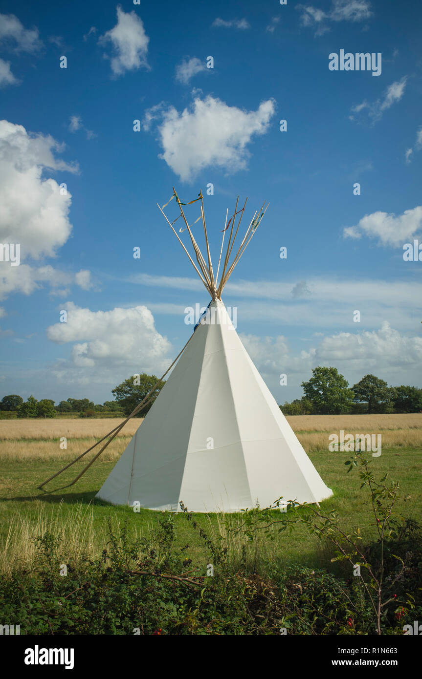 Campeggio o vacanze glamping tepee tenda a noleggio vicino a Maldon Essex Foto Stock