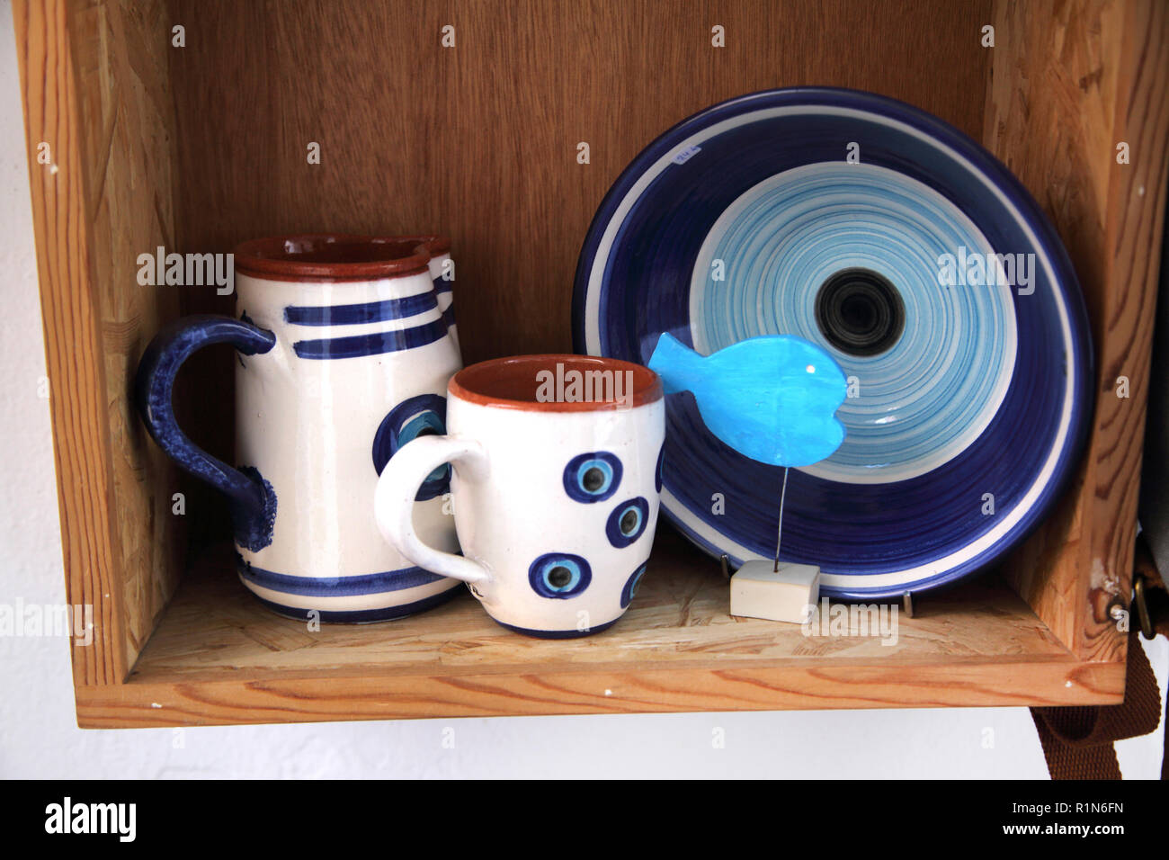 Kea Isola Grecia greco Ioulidha in ceramica decorata con occhio cattivo  Foto stock - Alamy