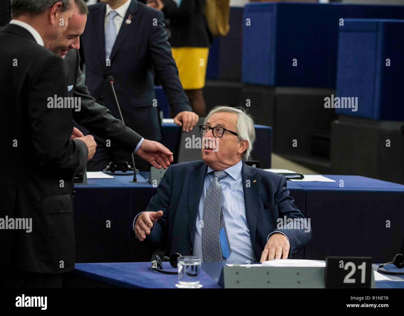 Il presidente della Commissione Europea Jean Claude Juncker visto durante il dibattito circa il futuro dell'Europa con i membri del Parlamento europeo a Strasburgo, Francia orientale. Foto Stock