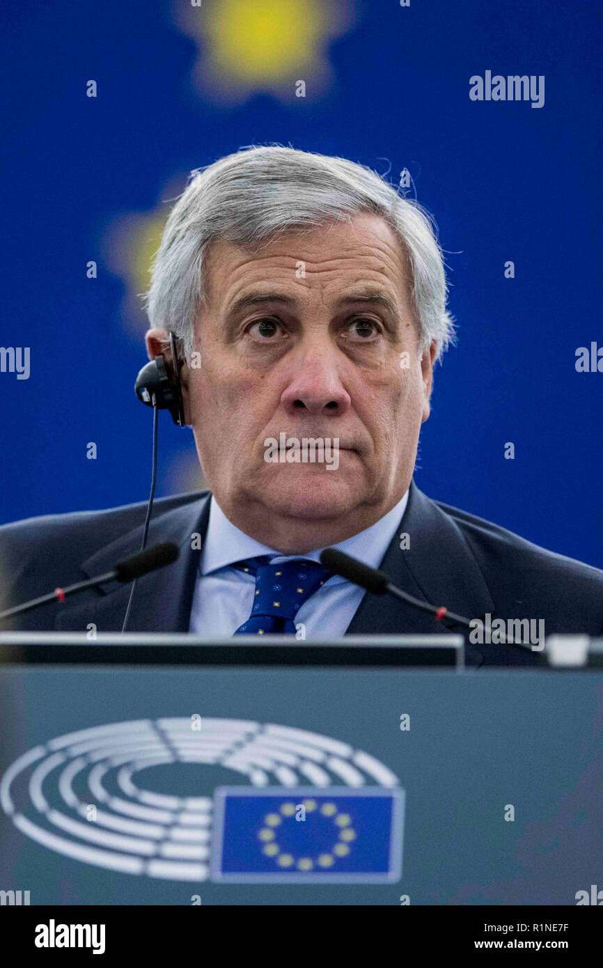 Il Parlamento europeo Il Presidente Antonio Tajani visto durante il dibattito circa il futuro dell'Europa con i membri del Parlamento europeo a Strasburgo, Francia orientale. Foto Stock