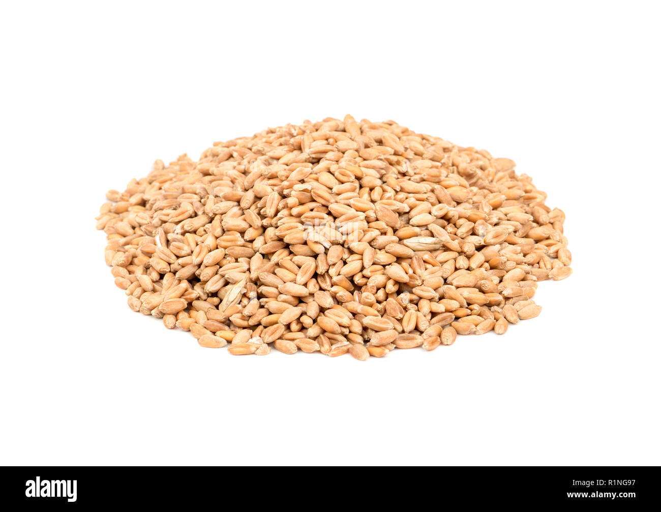 Pila di grano isolato su sfondo bianco Foto Stock