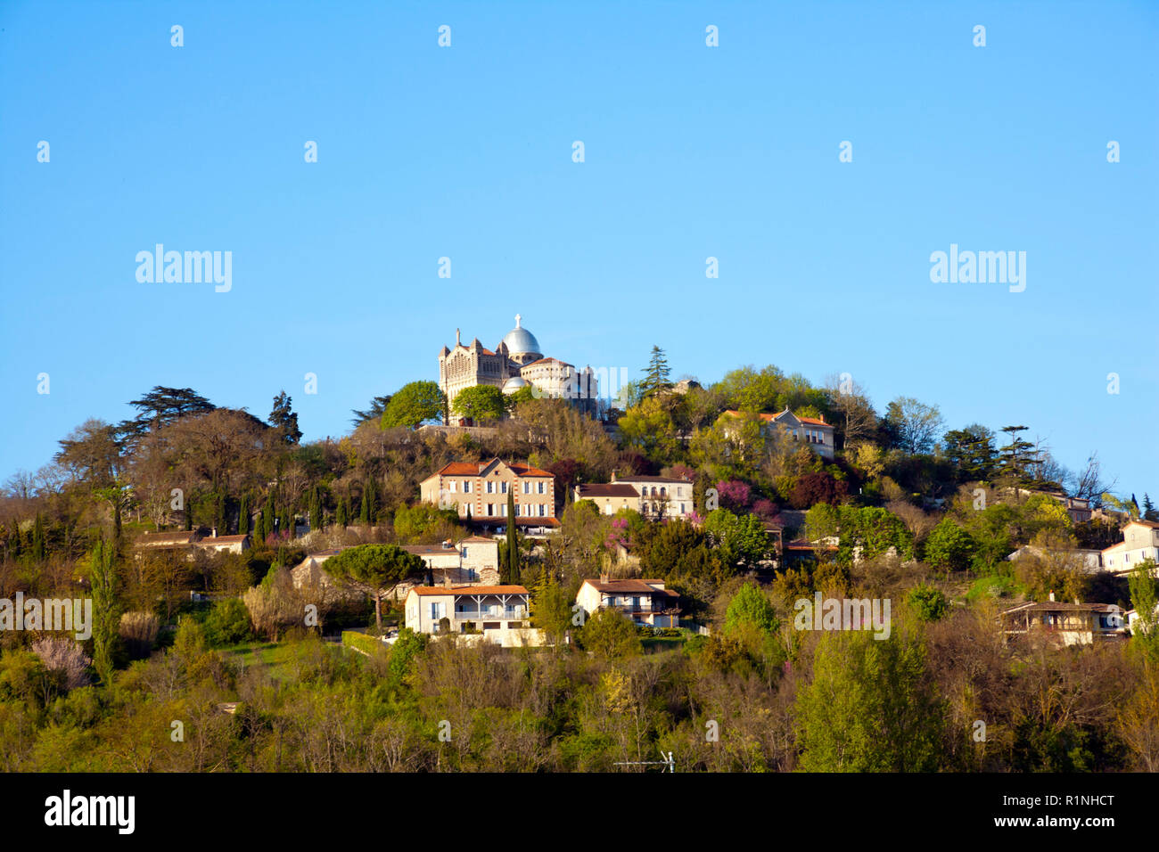 Pittoresca architettura nella storica cittadina medievale di penne d'Agenaise su una collina sopra il fiume Lot, Lot-et-Garonne, Francia. Foto Stock