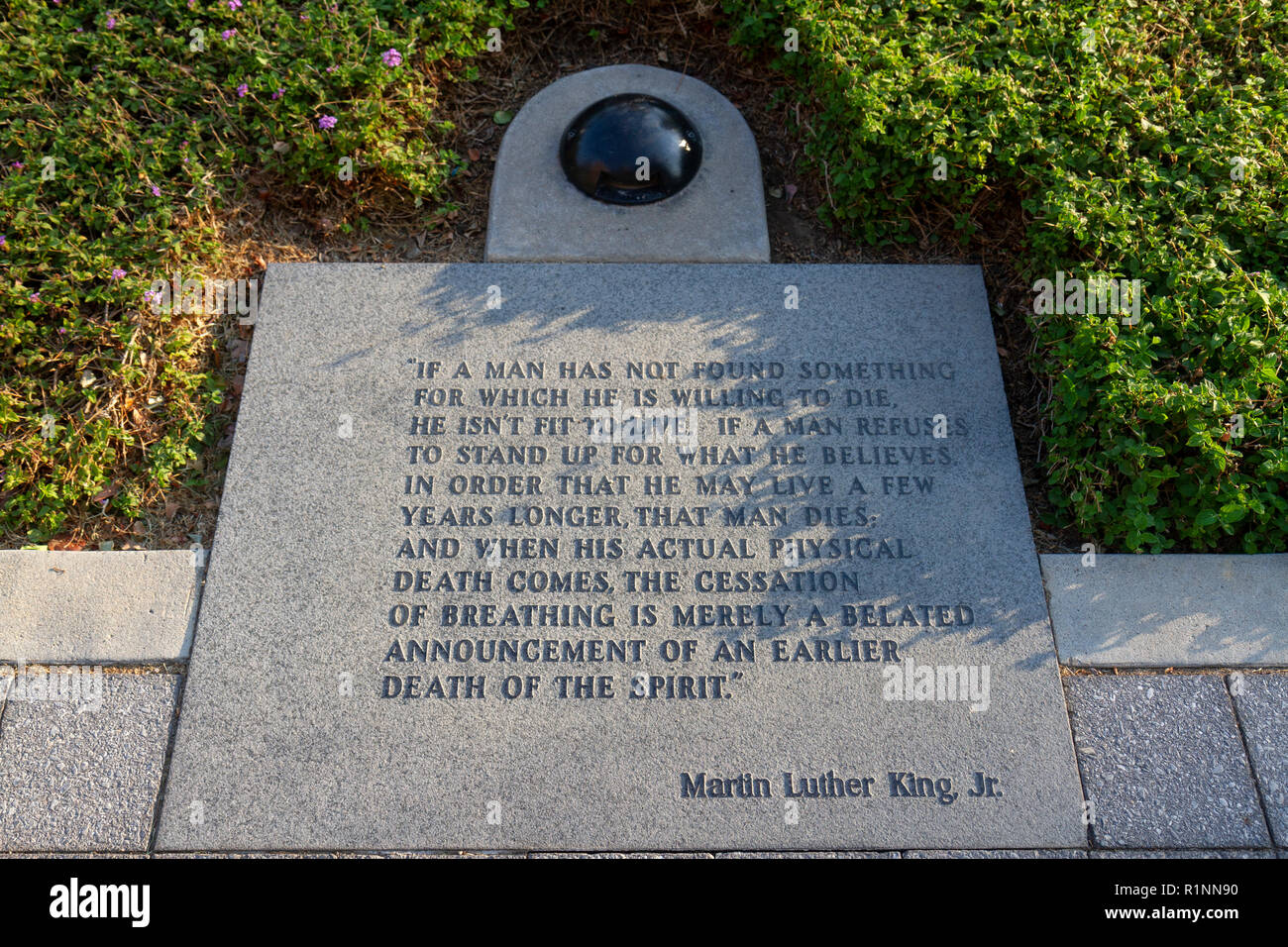 " Se un uomo non ha scoperto qualcosa che egli morirà per, perché egli non è adatta a vivere", Martin Luther King Promenade preventivo, San Diego, Stati Uniti d'America. Foto Stock