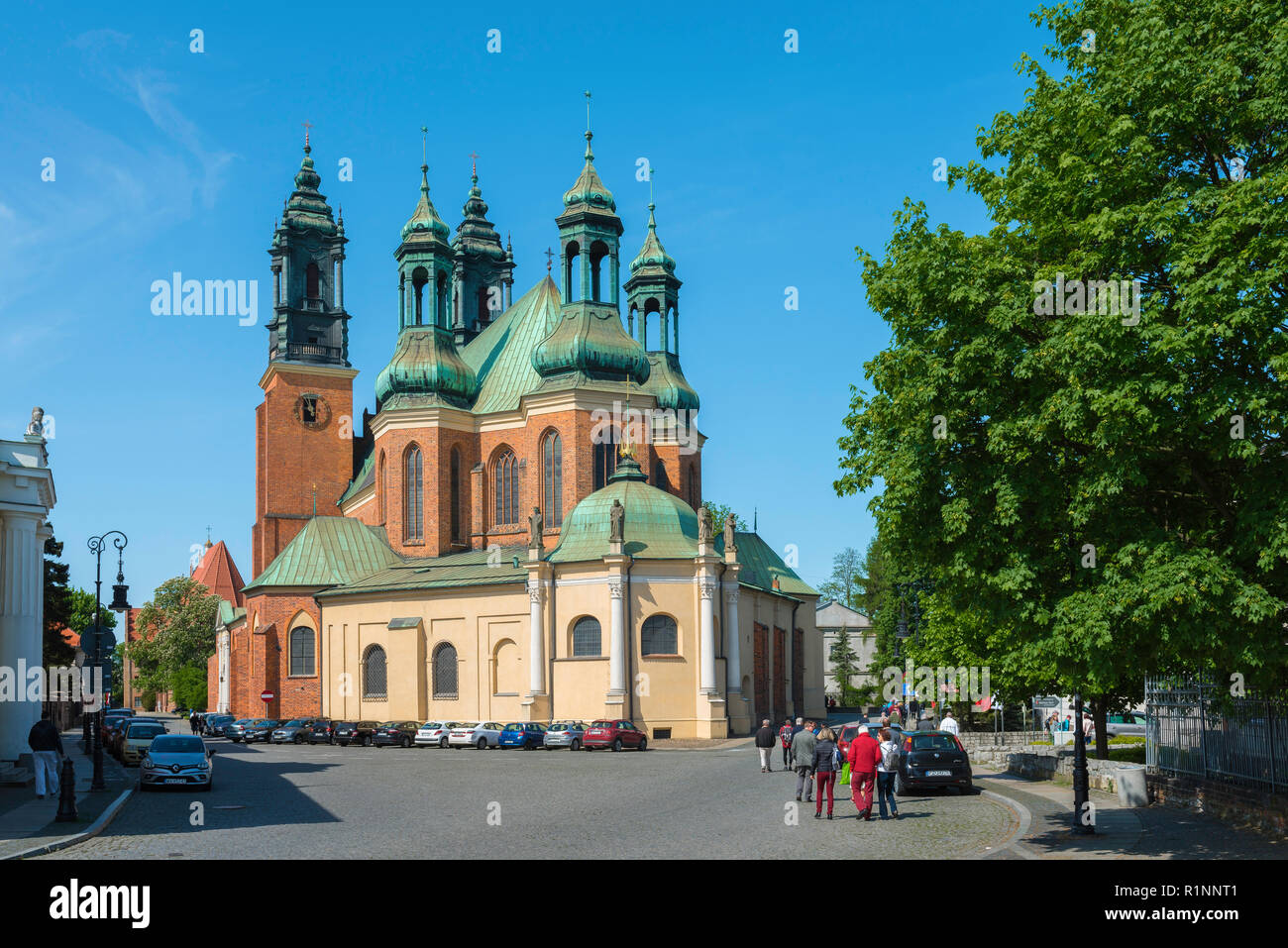 Cattedrale di Poznan, vista della cattedrale della città con il suo distintivo cinque torri, Ostrow Tumski, Poznan, Polonia. Foto Stock