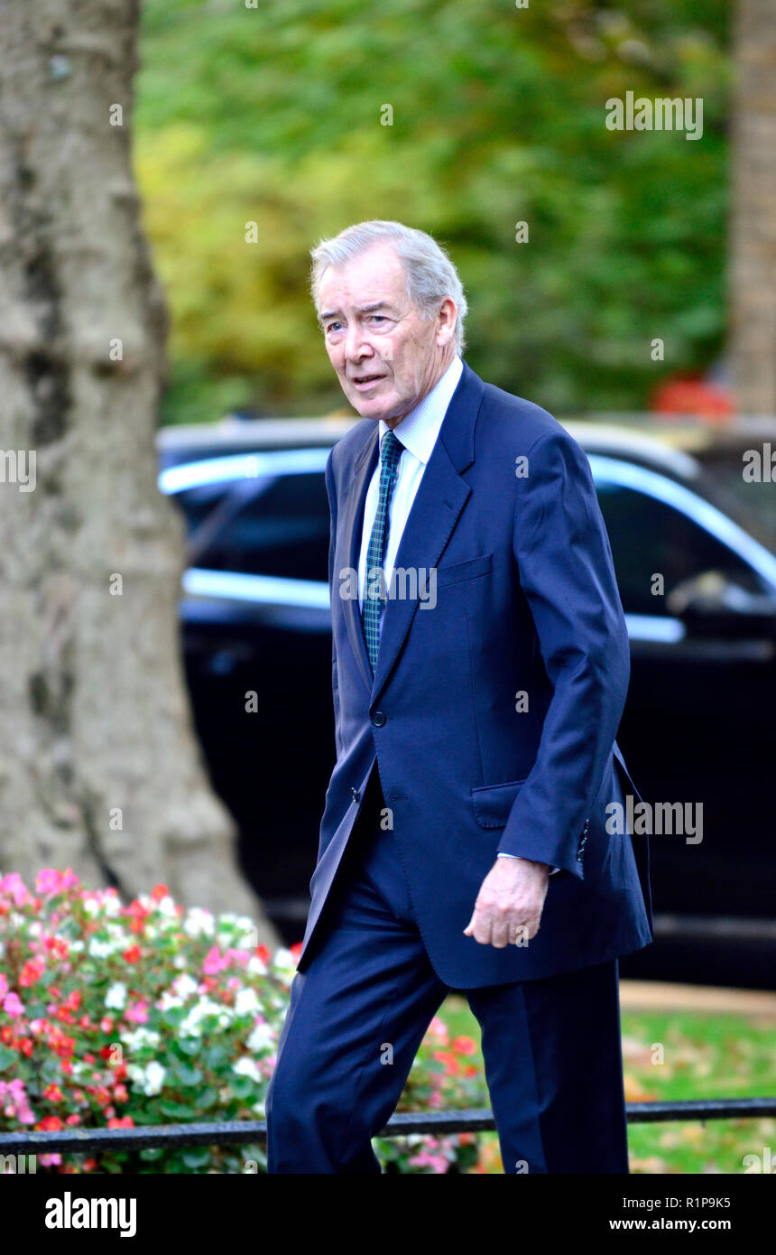 Ian Lang, Il Barone Lang di Monkton, arriva a Downing Street durante la lunga riunione del gabinetto di discus Brexit, Downing Street 16 Ottobre 2018 Foto Stock