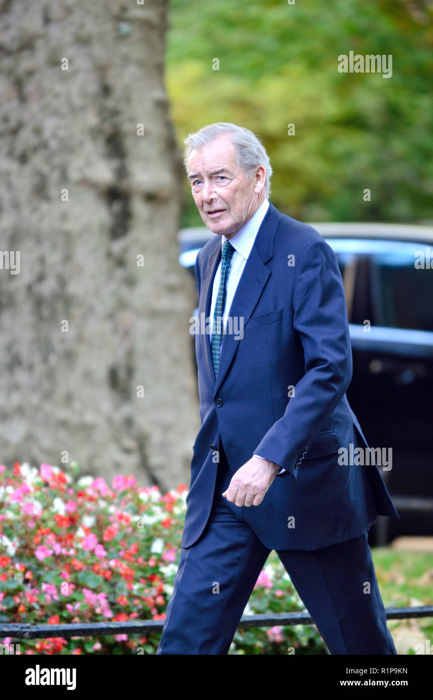 Ian Lang, Il Barone Lang di Monkton, arriva a Downing Street durante la lunga riunione del gabinetto di discus Brexit, Downing Street 16 Ottobre 2018 Foto Stock