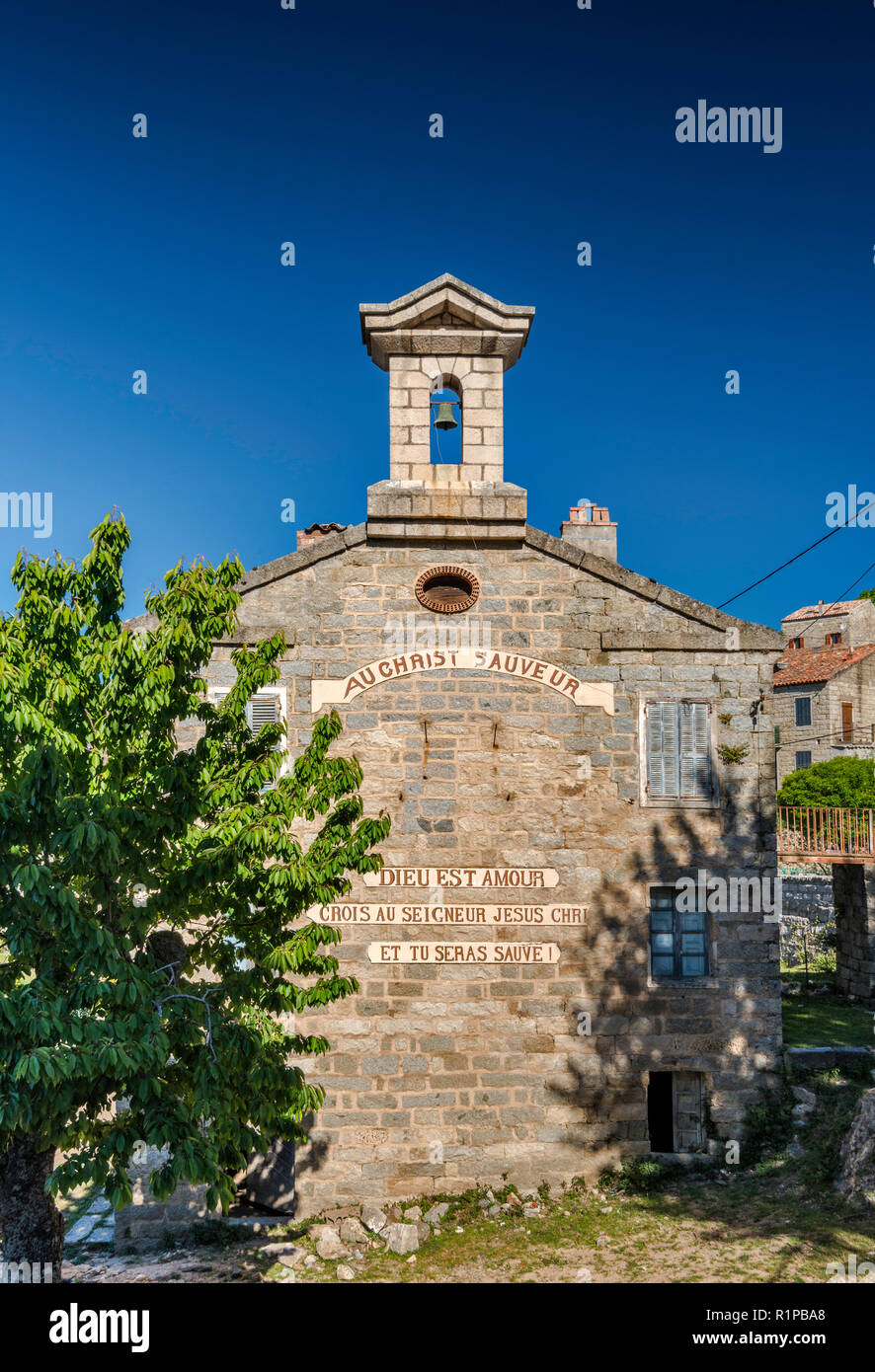 Chiesa protestante, 1905, ora chiuso, in Aullene, Alta Rocca microregion, Corse-du-Sud, Corsica, Francia Foto Stock
