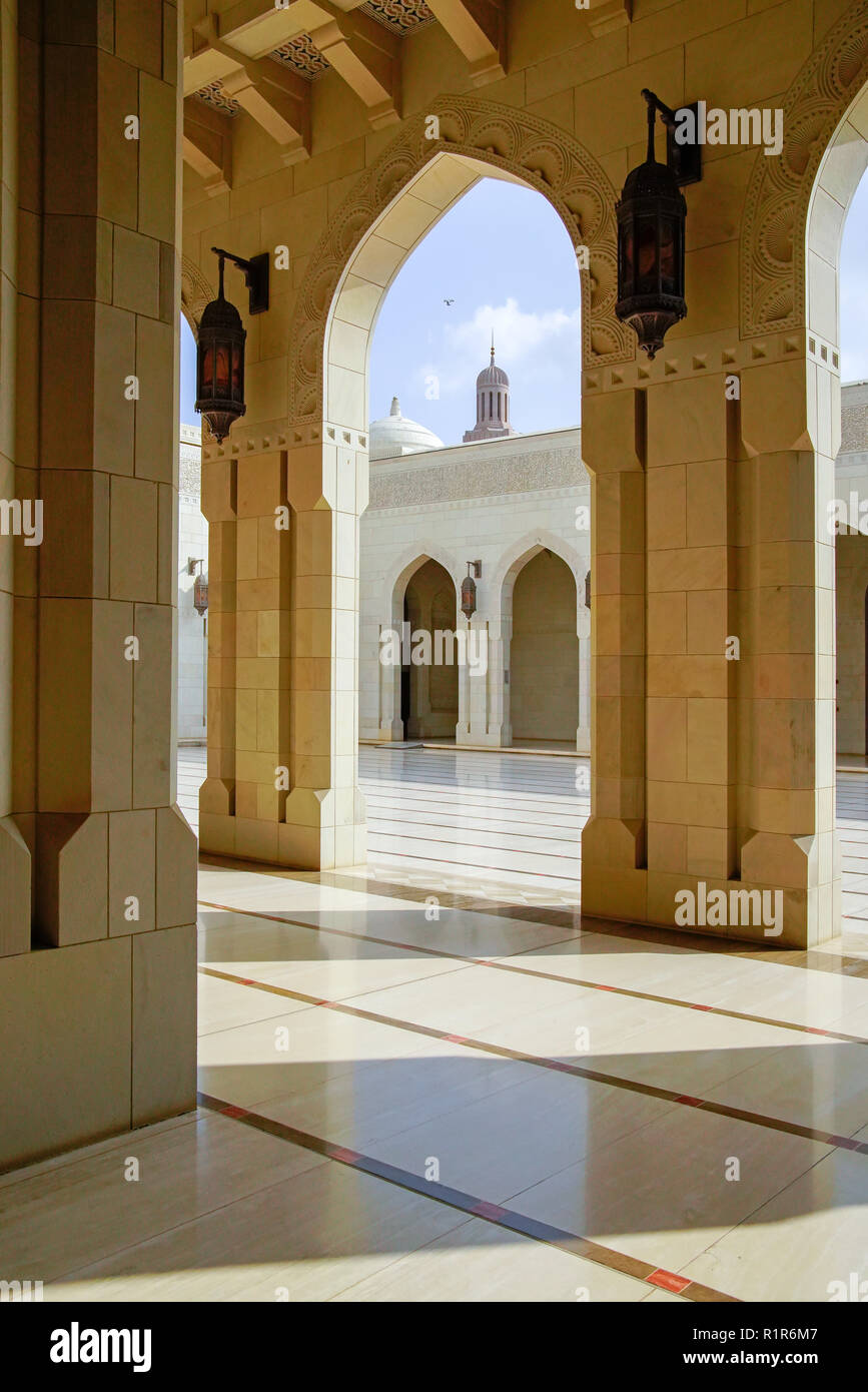 Sultan Qaboos impressionante nuovo Grande Moschea, Muscat Oman. Foto Stock
