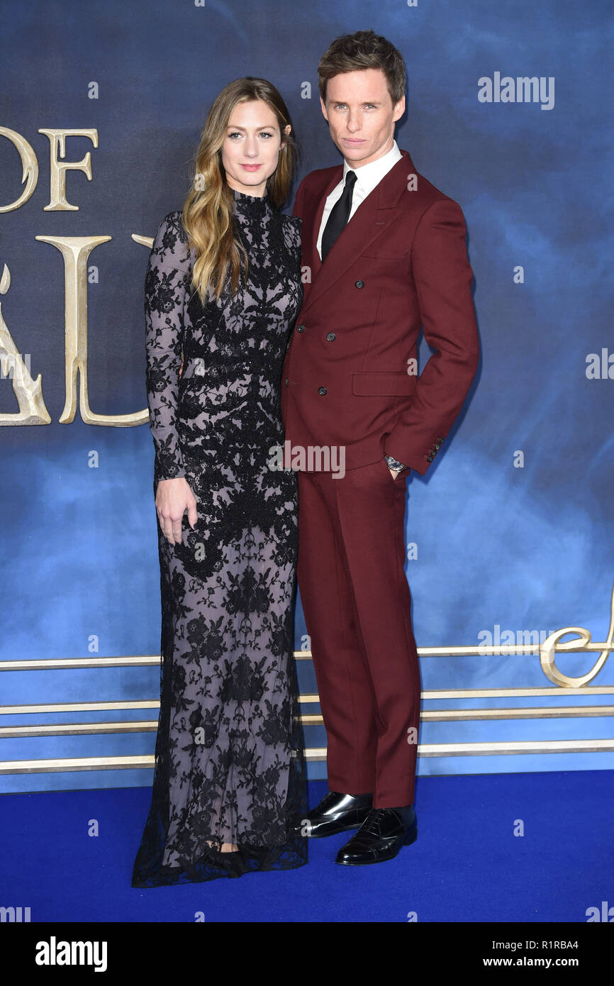 Londra, Regno Unito. 13 novembre 2018: Eddie Redmayne & Hannah Bagshawe presso la "bestie fantastica: i crimini di Grindelwald' premiere, Leicester Square, Londra. Immagine: Steve Vas/Featureflash Credito: Paul Smith/Alamy Live News Foto Stock