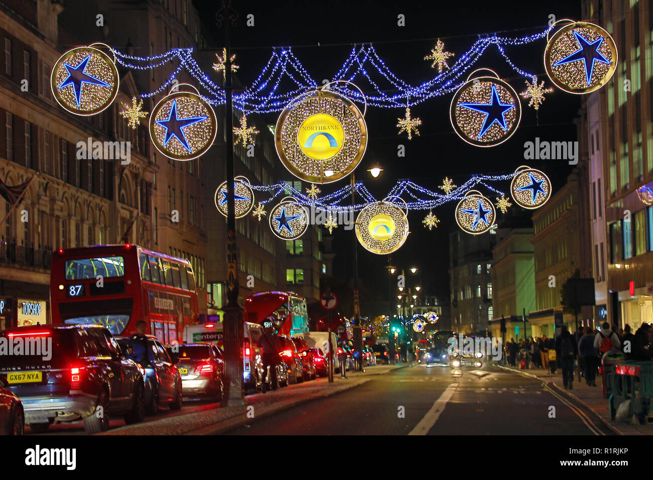 Londra, Regno Unito. Il 14 novembre 2018. Northbank Natale luci accese in The Strand, Londra Credito: Paul Brown/Alamy Live News Foto Stock