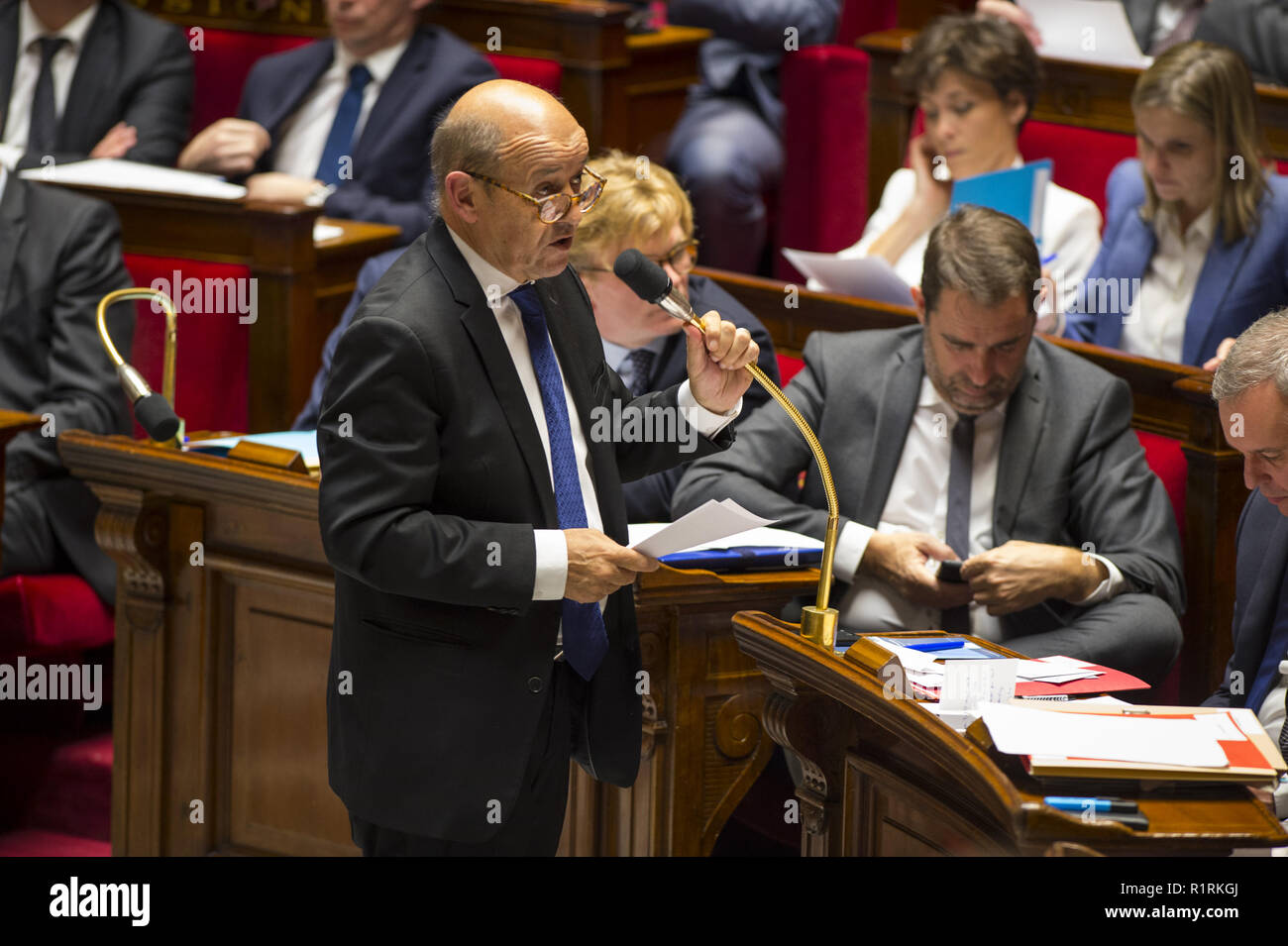 Parigi, Ile de France, Francia. Xiv Nov, 2018. Segretario di Europa e gli affari esteri Jean Yves Le Drian visto per partecipare a una sessione di domande al governo presso l'Assemblea nazionale. Credito: Thierry Le Fouille SOPA/images/ZUMA filo/Alamy Live News Foto Stock