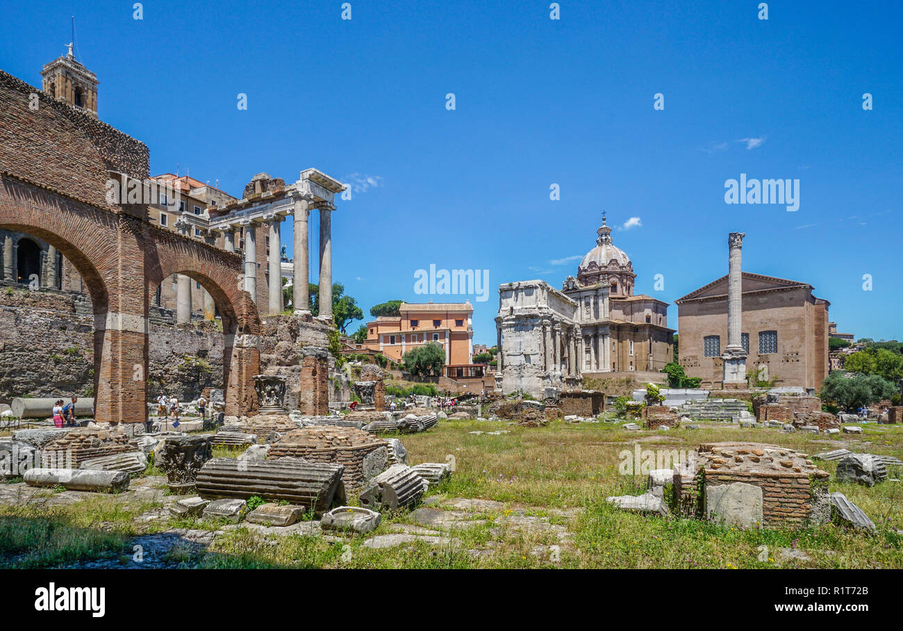 Sito archeologico della Basilica Giulia al Foro Romano, la città antica di Roma, Italia Foto Stock