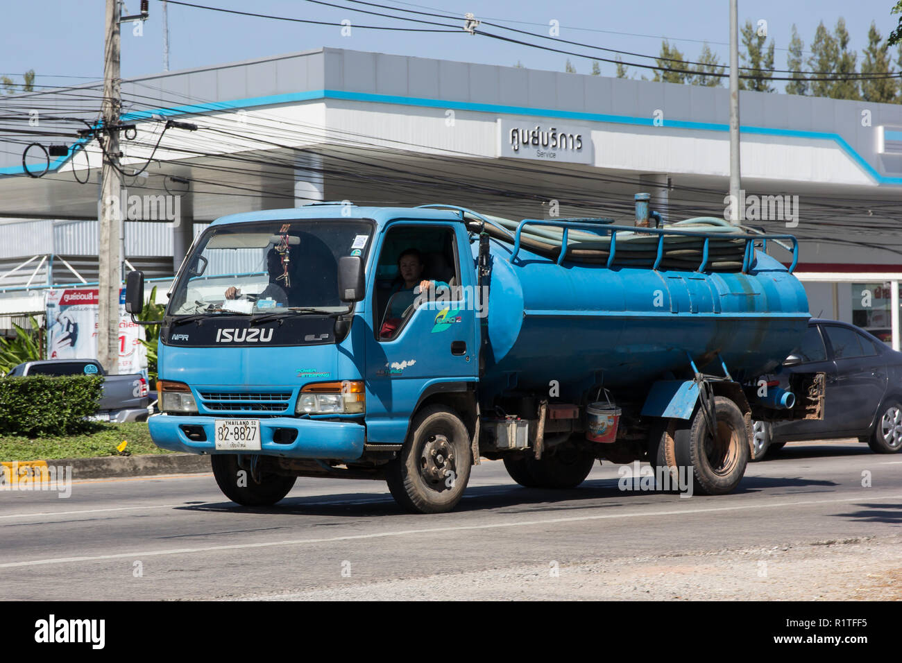 Chiangmai, Tailandia - 5 Novembre 2018: Privato del serbatoio acque nere carrello. Foto di road no.121 circa 8 km dal centro cittadino di Chiangmai, Thailandia. Foto Stock