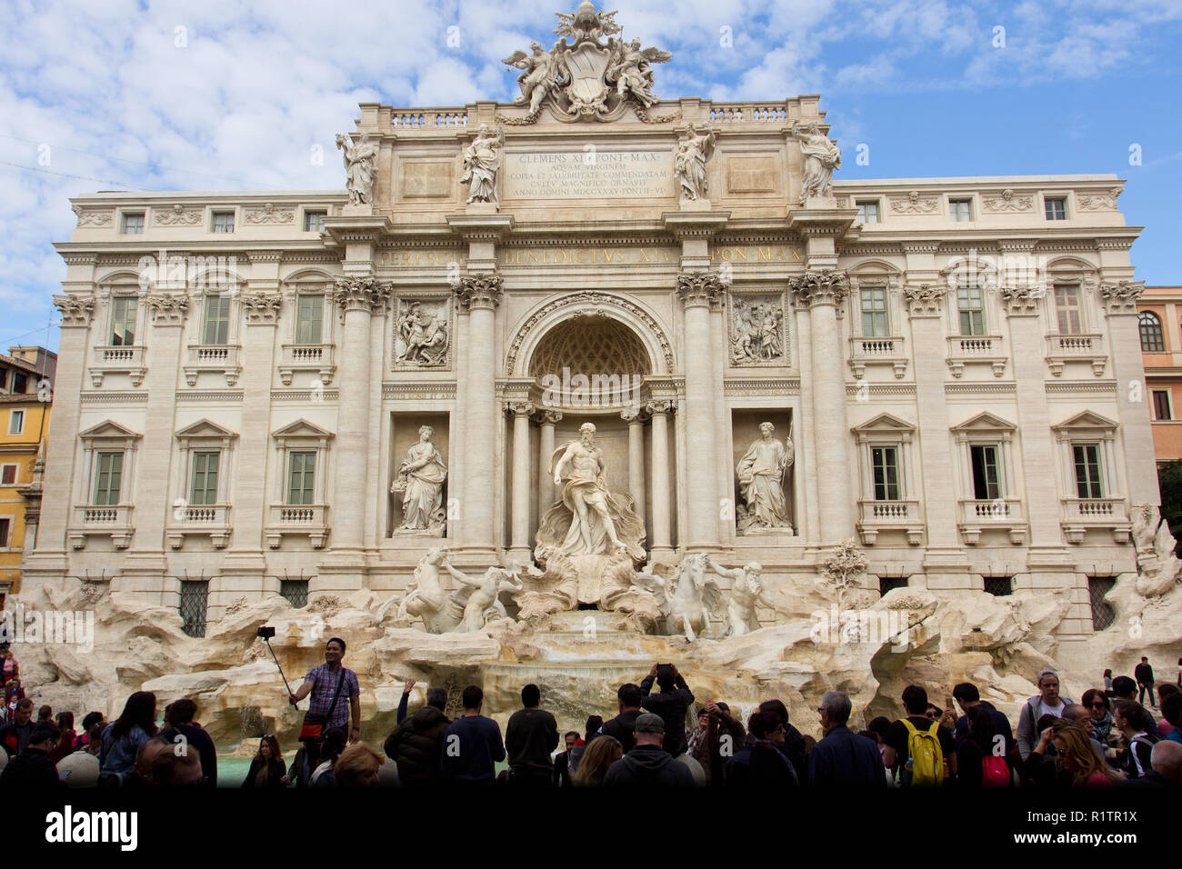 La fontana di Trevi, una celebrazione di arte e acqua - Roma Foto Stock