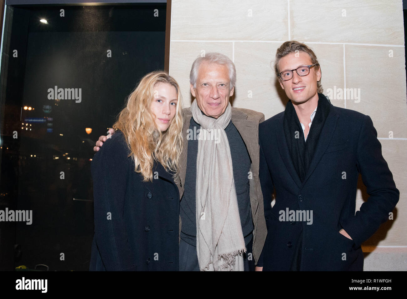 Dominique de Villepin con i suoi figli Marie e Arthur partecipa alla mostra del fotografo Ellen Von Unwerth presso il Bookstore La Hune Foto Stock