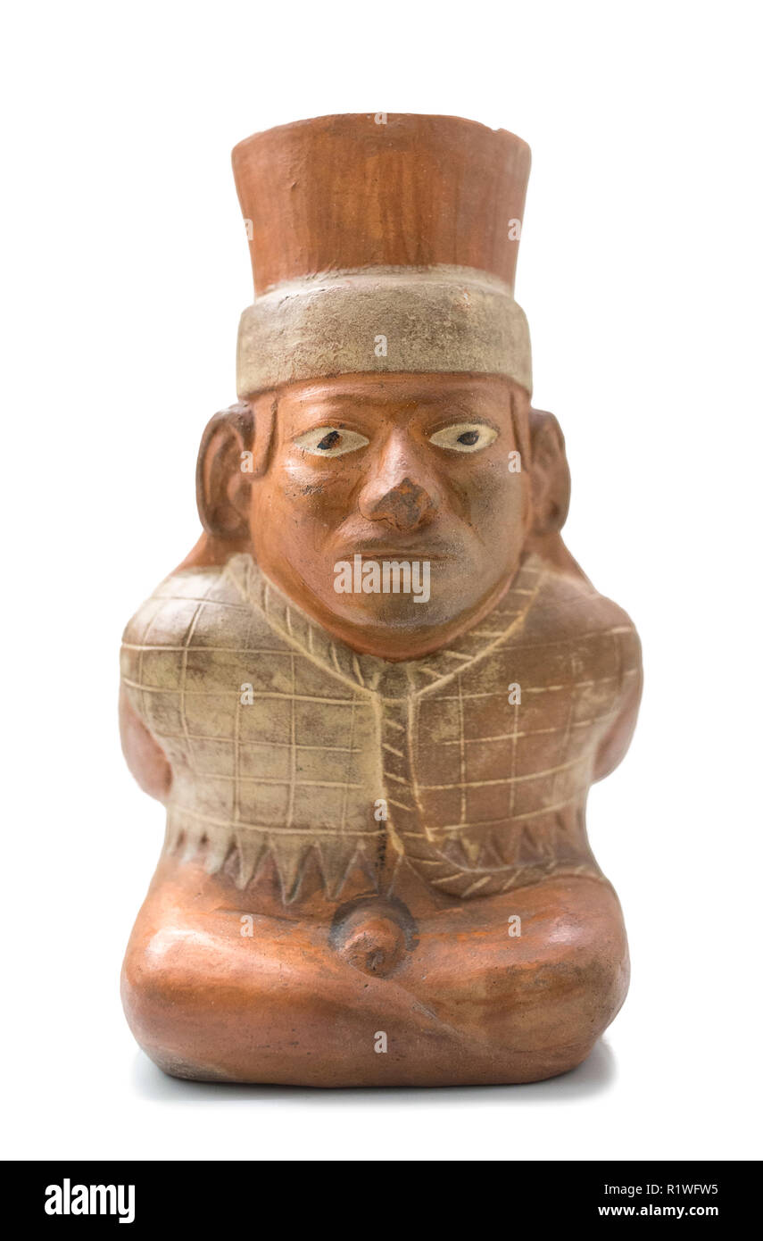 Madrid, Spagna - Settembre 8th, 2018: Mochica vaso in forma di un prigioniero seduto. Museo delle Americhe, Madrid, Spagna Foto Stock