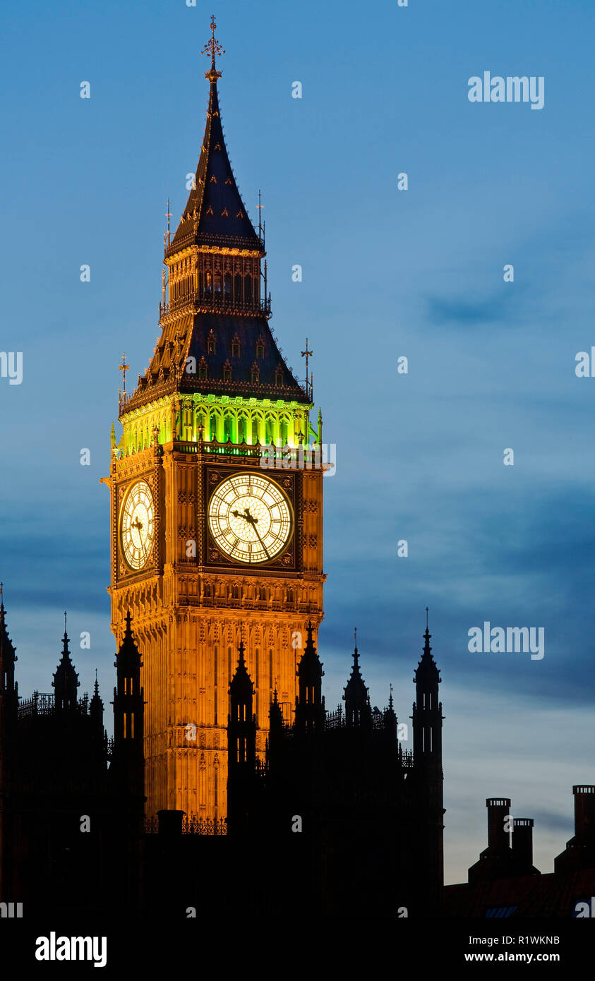 Big Ben al crepuscolo, la Casa del Parlamento, Westminster, Londra, Inghilterra Foto Stock