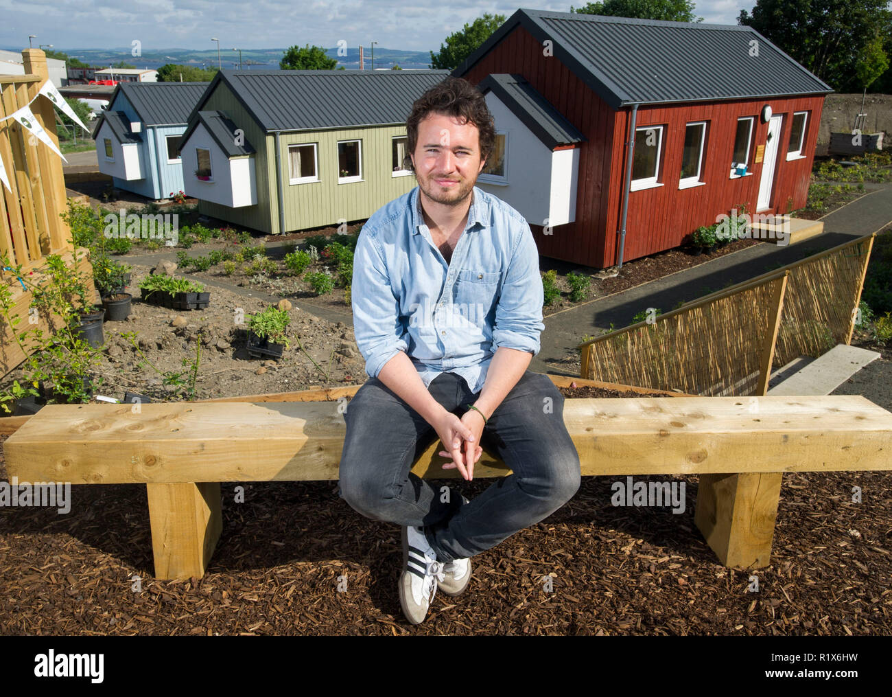 Josh Littlejohn raffigurato all'morso sociale village, Granton, Edimburgo Foto Stock