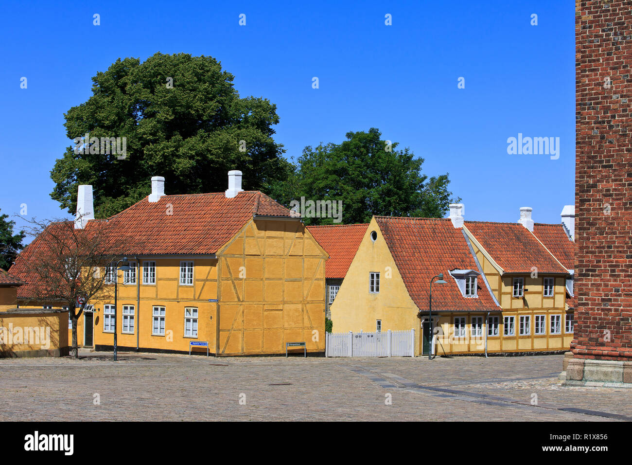 Tradizionali case danese (aka Blodgildet o festa del sangue) a Roskilde, Danimarca Foto Stock