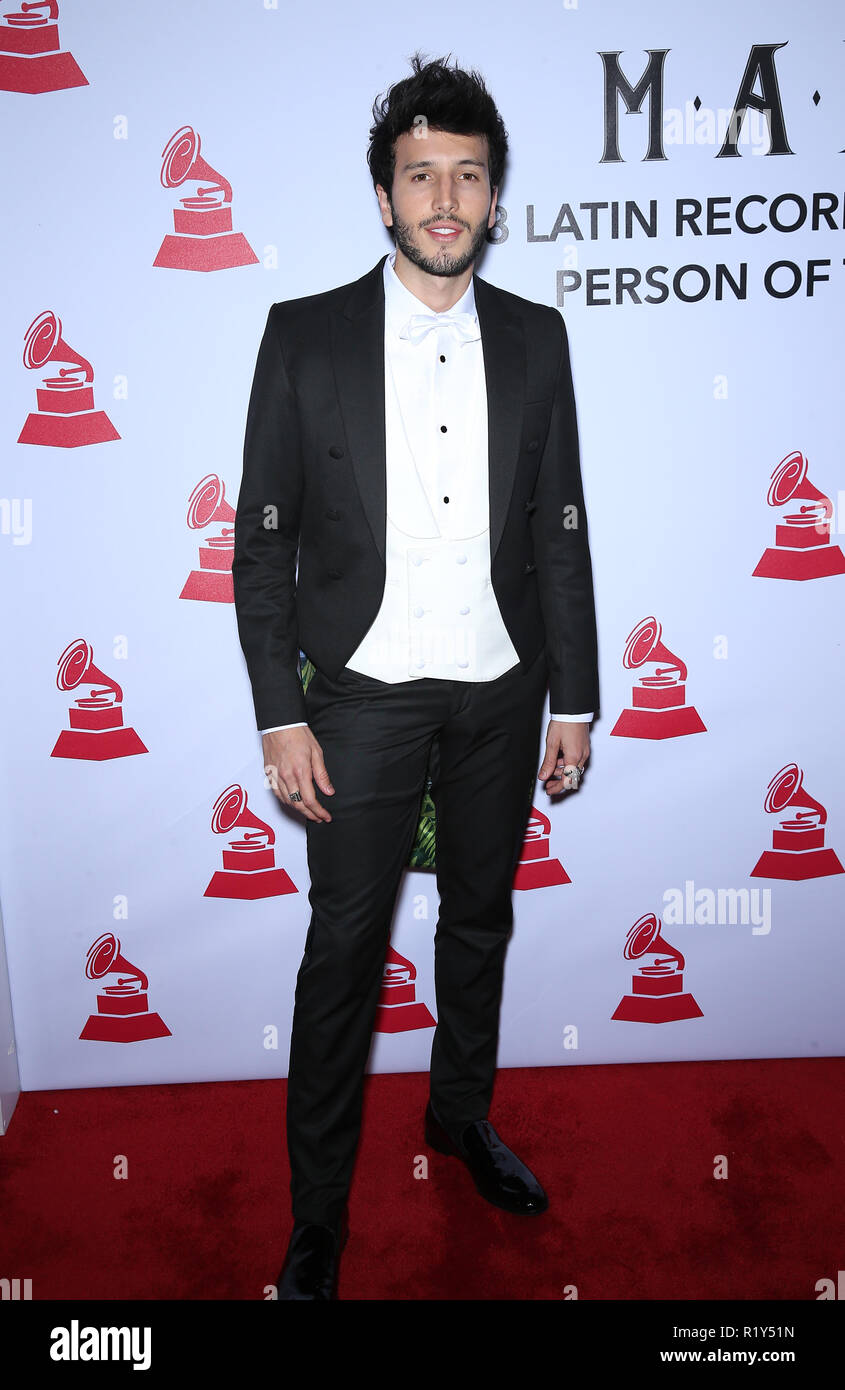 Las Vegas, NV, Stati Uniti d'America. Xiv Nov, 2018. 14 Novembre 2018 - Las Vegas NV - Sebastian Yatra. 2018 Latin Recording Academy persona dell'anno di Gala per onorare ManÃ¡ al Mandalay Bay Events Centre. Photo credit: MJT/AdMedia Credito: Mjt/AdMedia/ZUMA filo/Alamy Live News Foto Stock