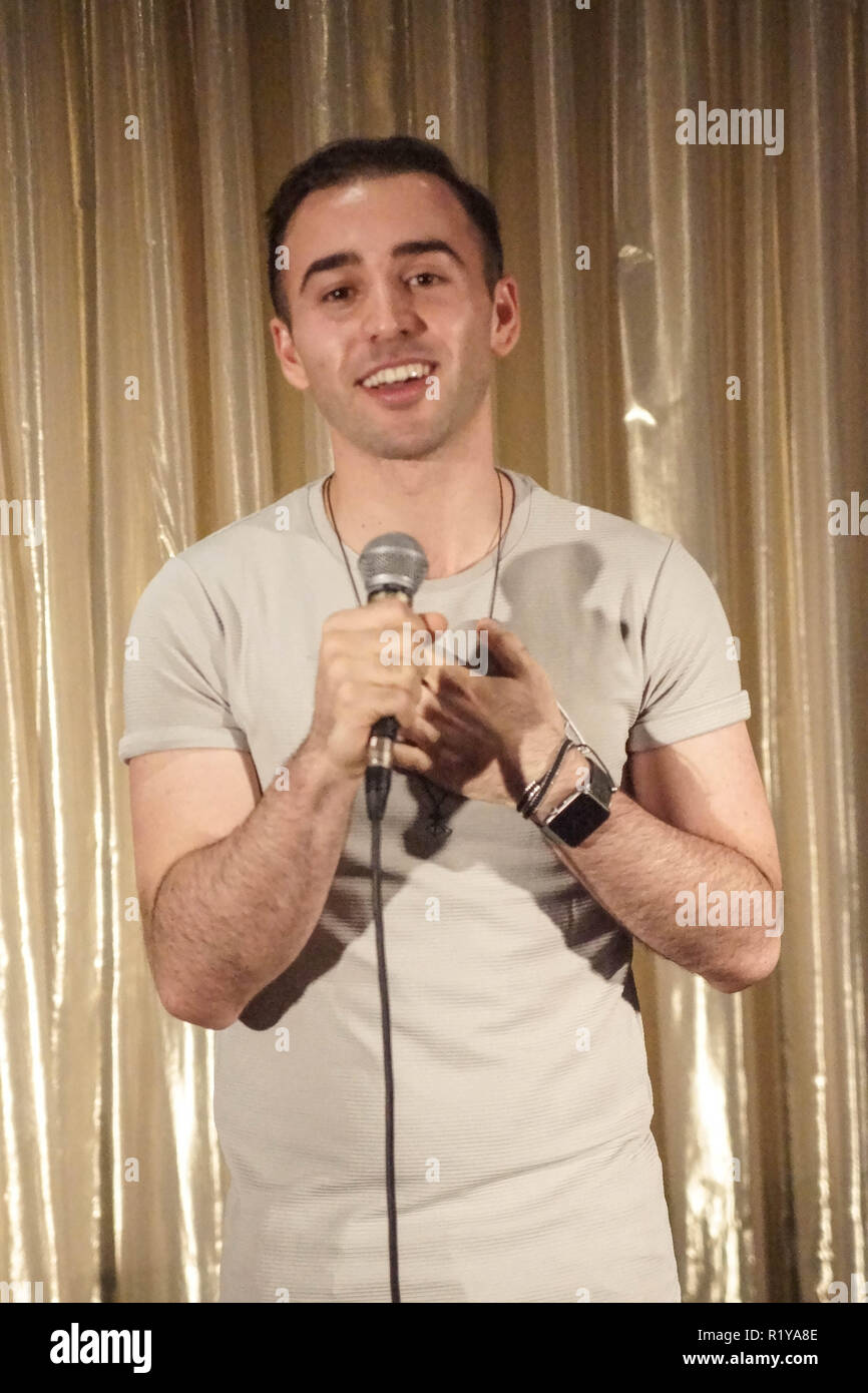 Londra, Regno Unito. Il 15 novembre 2018.Premere il tasto di chiamata per un giovinetto di Soho, Simon del lordo solo adulti pantomime. Erin Arken.Cast photocall per Simon Showbiz del lordo solo adulti pantomima, un giovinetto di Soho, a Karma Sanctum Hotel Warwick St, Londra, dal XIV al 23 dicembre 2018. Simon Gross come Lady Abanazer, Angus Duisthanger come Wishy, Ellie Makewell come Jazmin, Erin Arken come Aladdin, Campbell Gallagher come vedova Twanky, Foto Stock