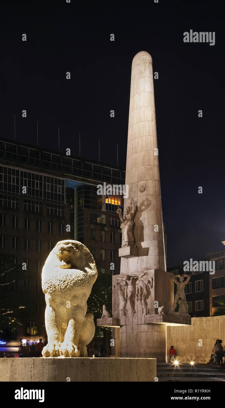 Monumento Nazionale in piazza Dam in Amsterdam. Paesi Bassi Foto Stock