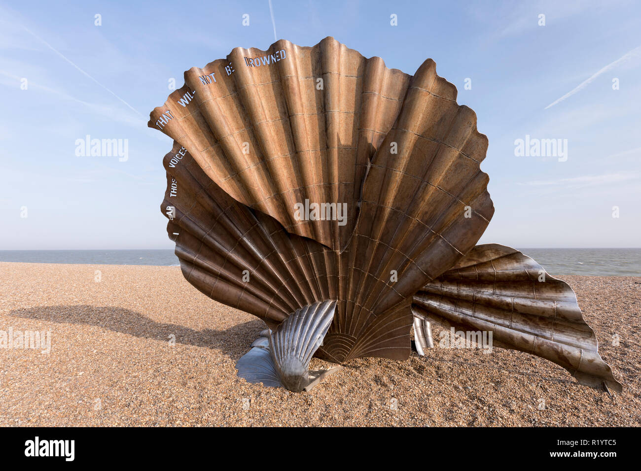 Scaloppina iconica shell scultura in acciaio per artista Maggi Hambling e effettuata da Sam e Dennis Pegg nel 2003, come un omaggio a Benjamin Britten, situati sul Foto Stock