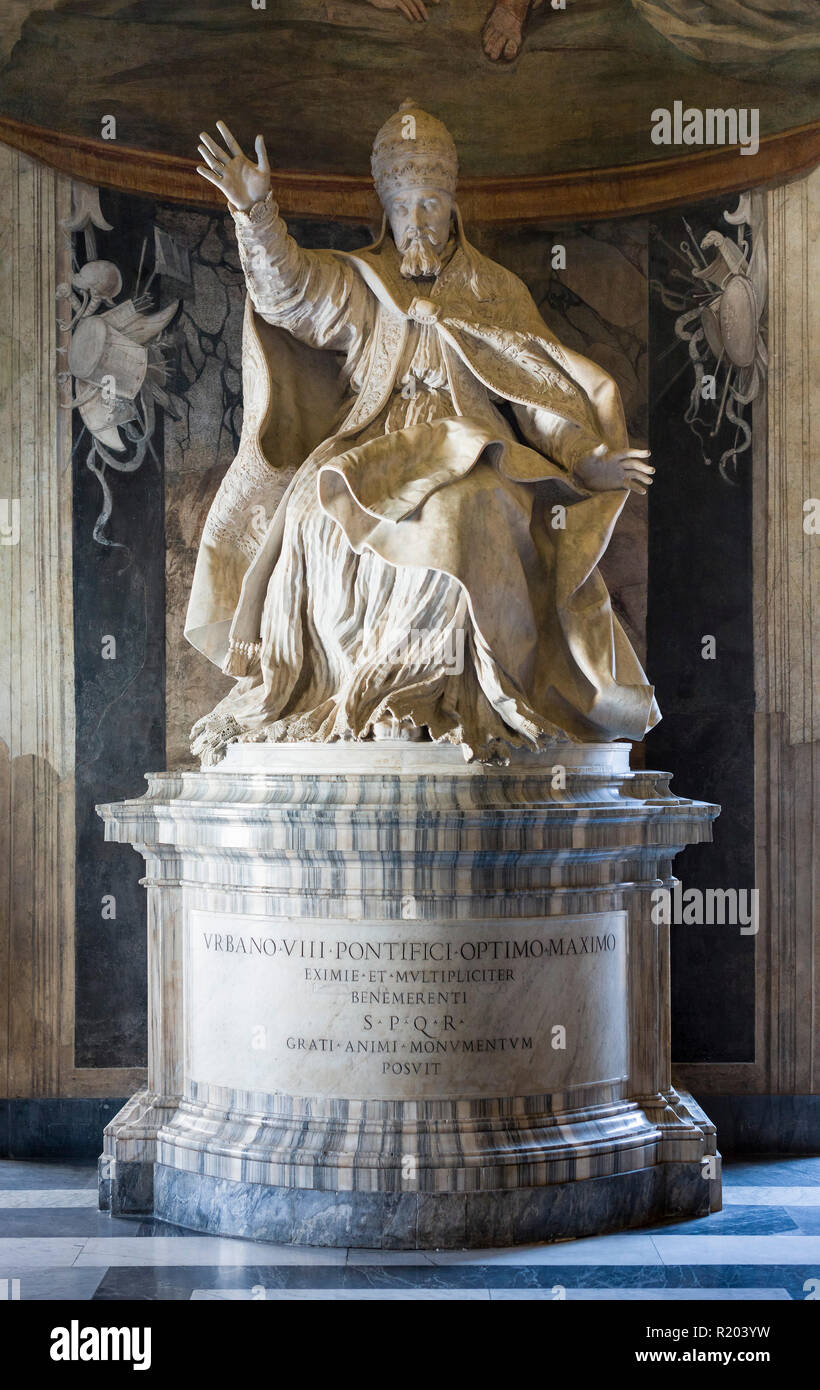 Roma. L'Italia. Statua di Papa Urbano VIII da Gian Lorenzo Bernini (1635-1640), Sala degli Orazi e Curiazi, Musei Capitolini. Musei Capitolini. P Foto Stock