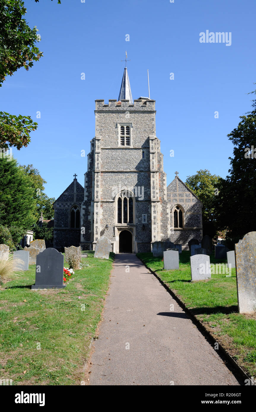 La Chiesa Parrocchiale di Santa Maria Vergine, Essendon, Hertfordshire. St Mary è costruito di pietra focaia con pietra di Ancaster medicazioni. Il West Tower risale t Foto Stock