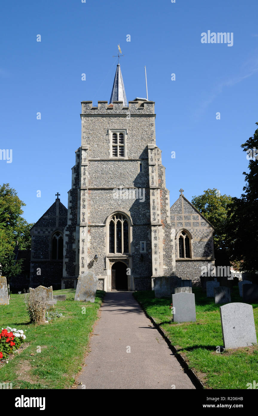 La Chiesa Parrocchiale di Santa Maria Vergine, Essendon, Hertfordshire. St Mary è costruito di pietra focaia con pietra di Ancaster medicazioni. Il West Tower risale t Foto Stock
