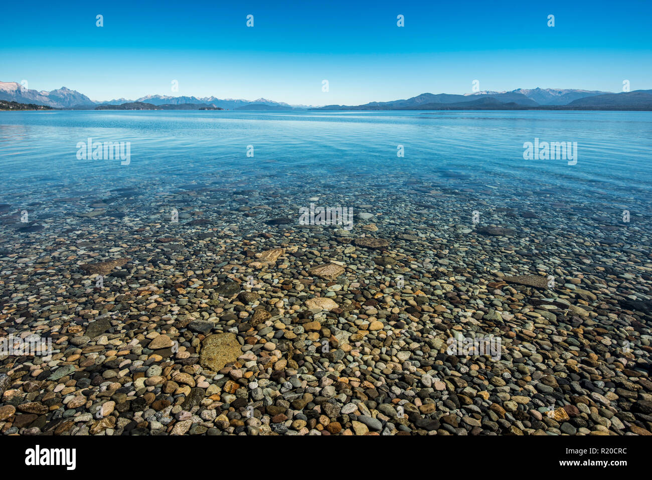 Pietre nel Lago Nahuel Huapi Foto Stock