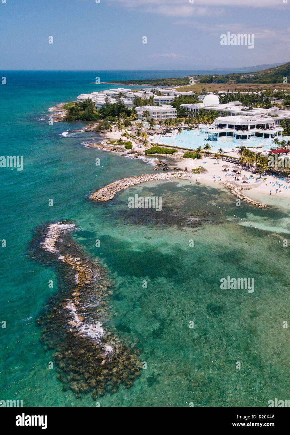 Antenna di belle acque blu in Giamaica il Grand Palladium Resort Foto Stock