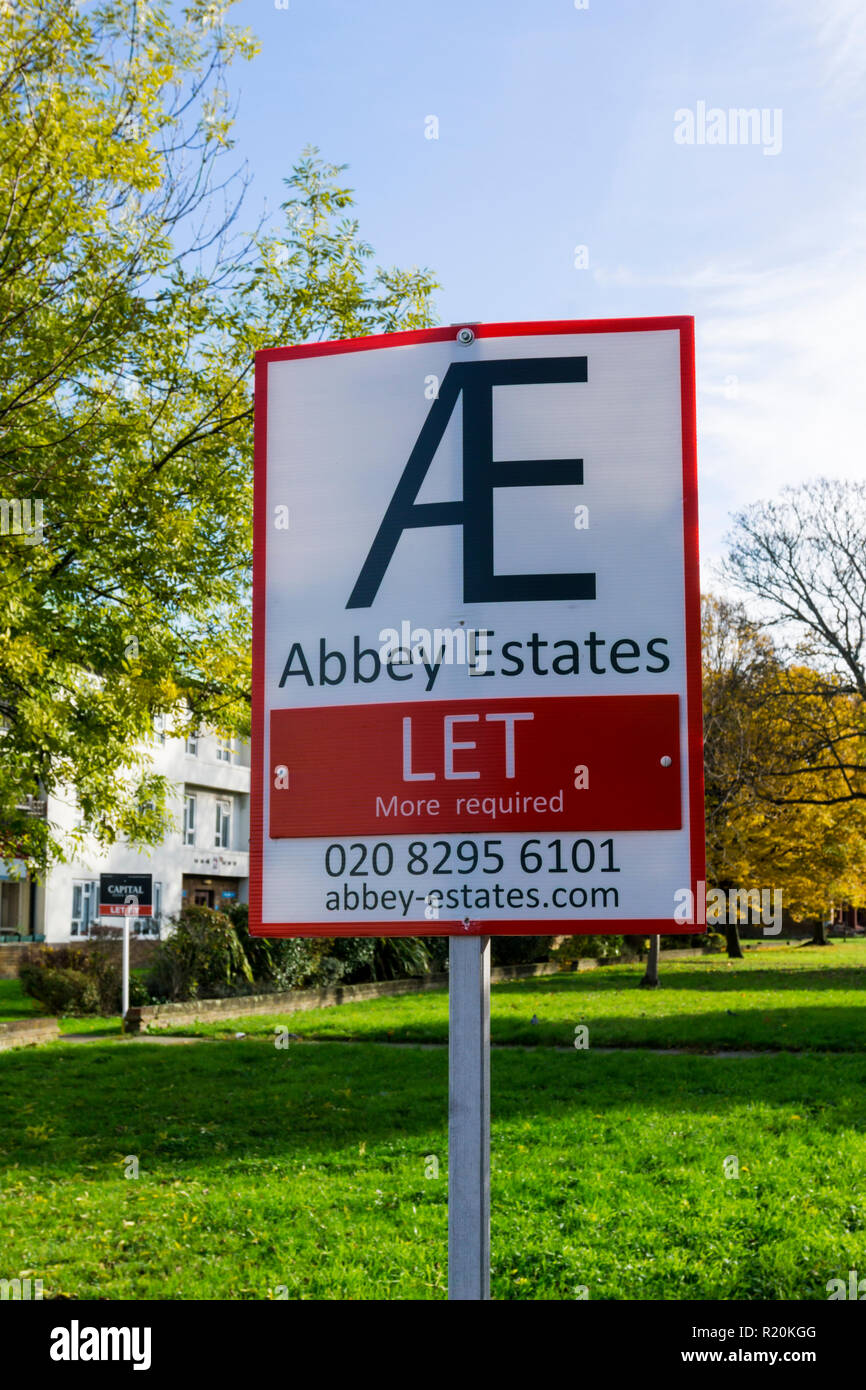 Un Abbazia Estates lasciare segno a Bromley, a sud di Londra. Foto Stock