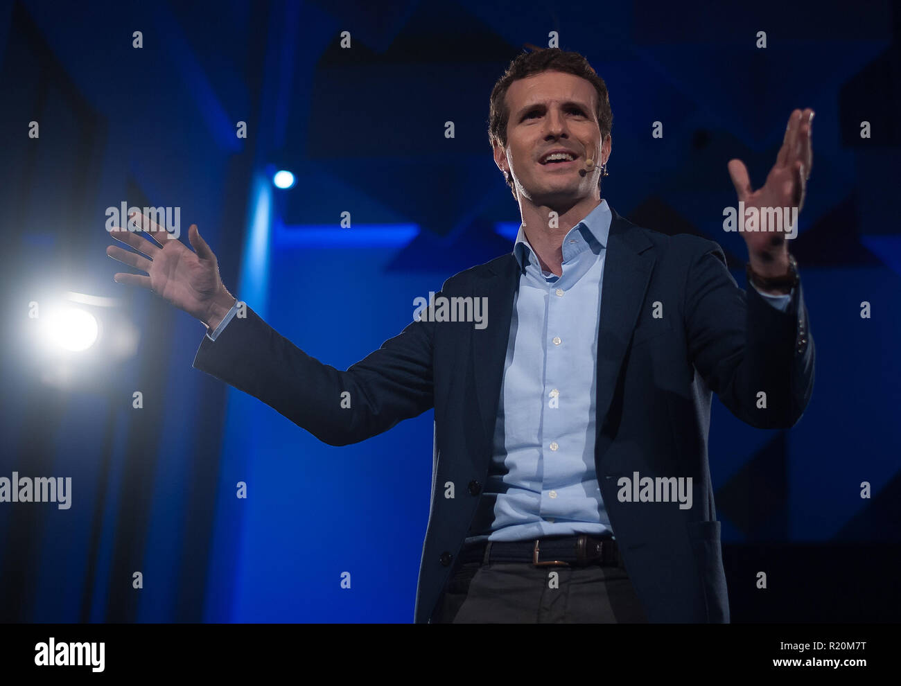 Partito Popolare leader Pablo Casado visto parlando durante il rally. Rally prima delle elezioni regionali in Andalusia. Dal 15 novembre al 2 dicembre sarà la campagna elettorale in Andalusia. Foto Stock