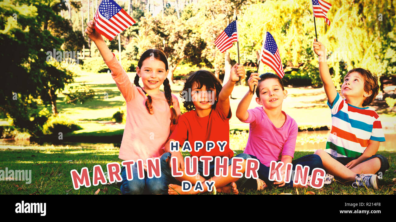 Immagine composita dei bambini azienda bandiera americana Foto Stock