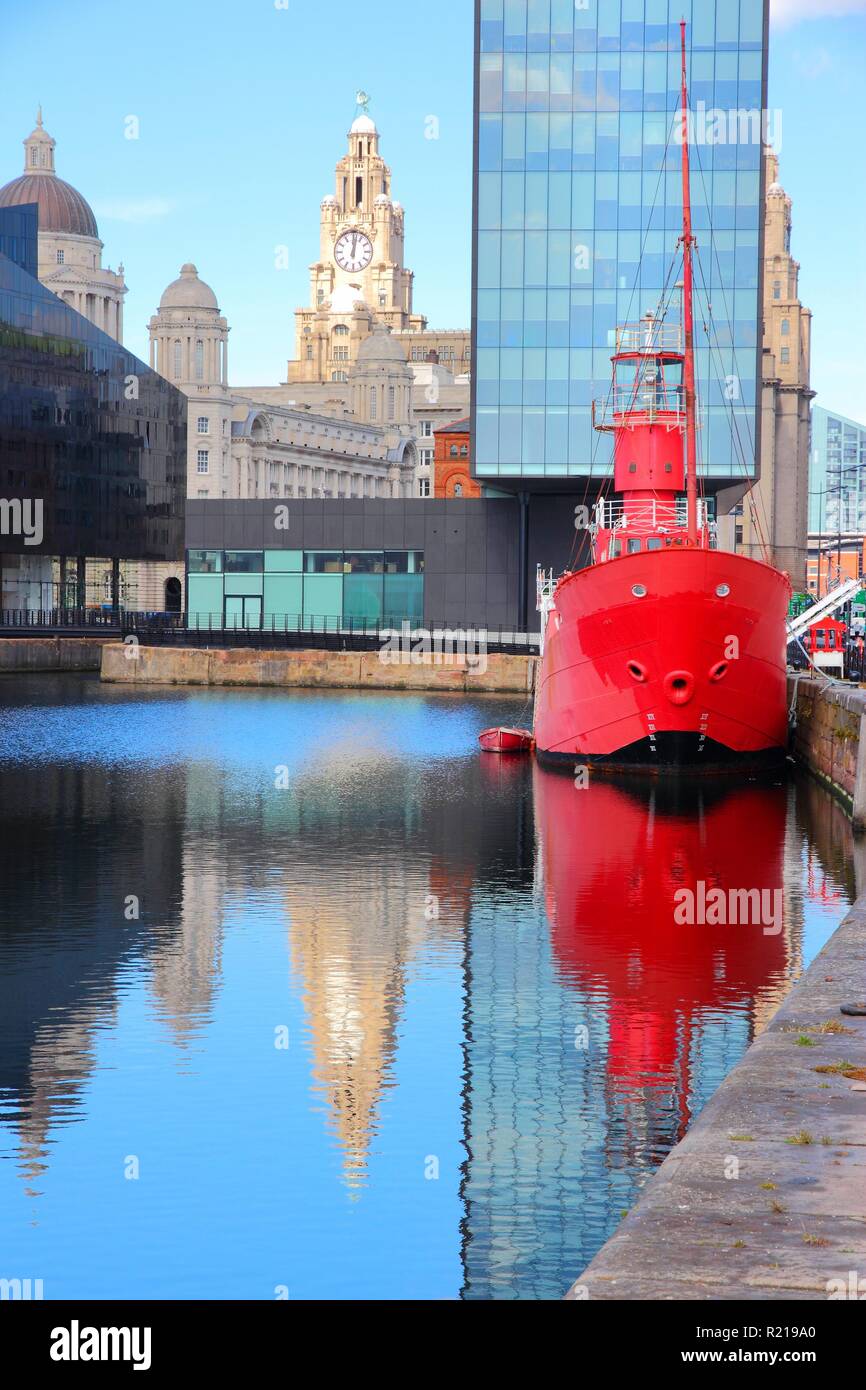 Liverpool - città della contea di Merseyside del Nord Ovest Inghilterra (UK). Inscatolando Dock. UNESCO - Sito Patrimonio dell'umanità. Foto Stock