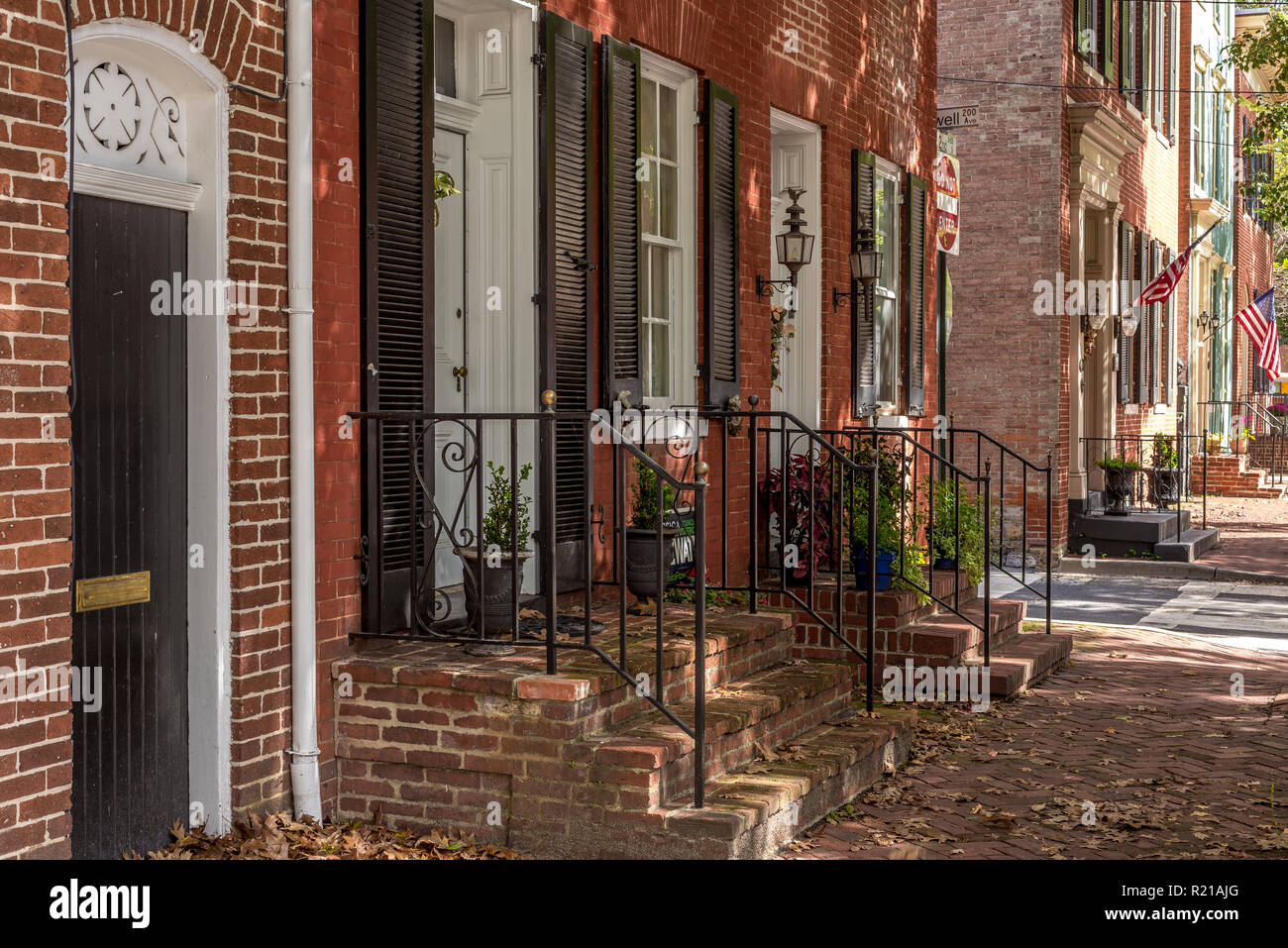 Frederick Maryland casa coloniale street con fasi e facciata in mattone Foto Stock