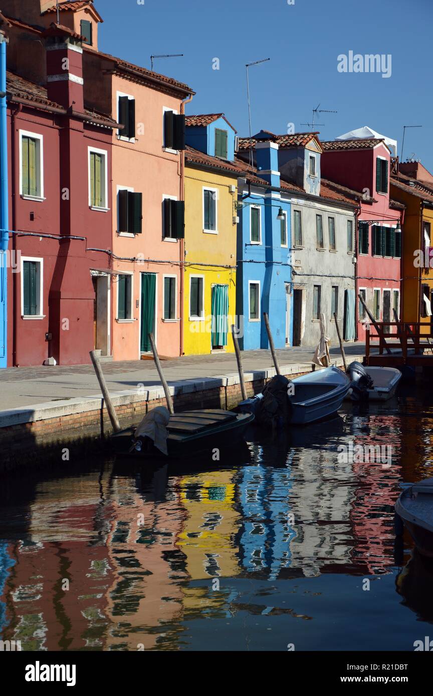 Case colorate in isola di Burano Foto Stock